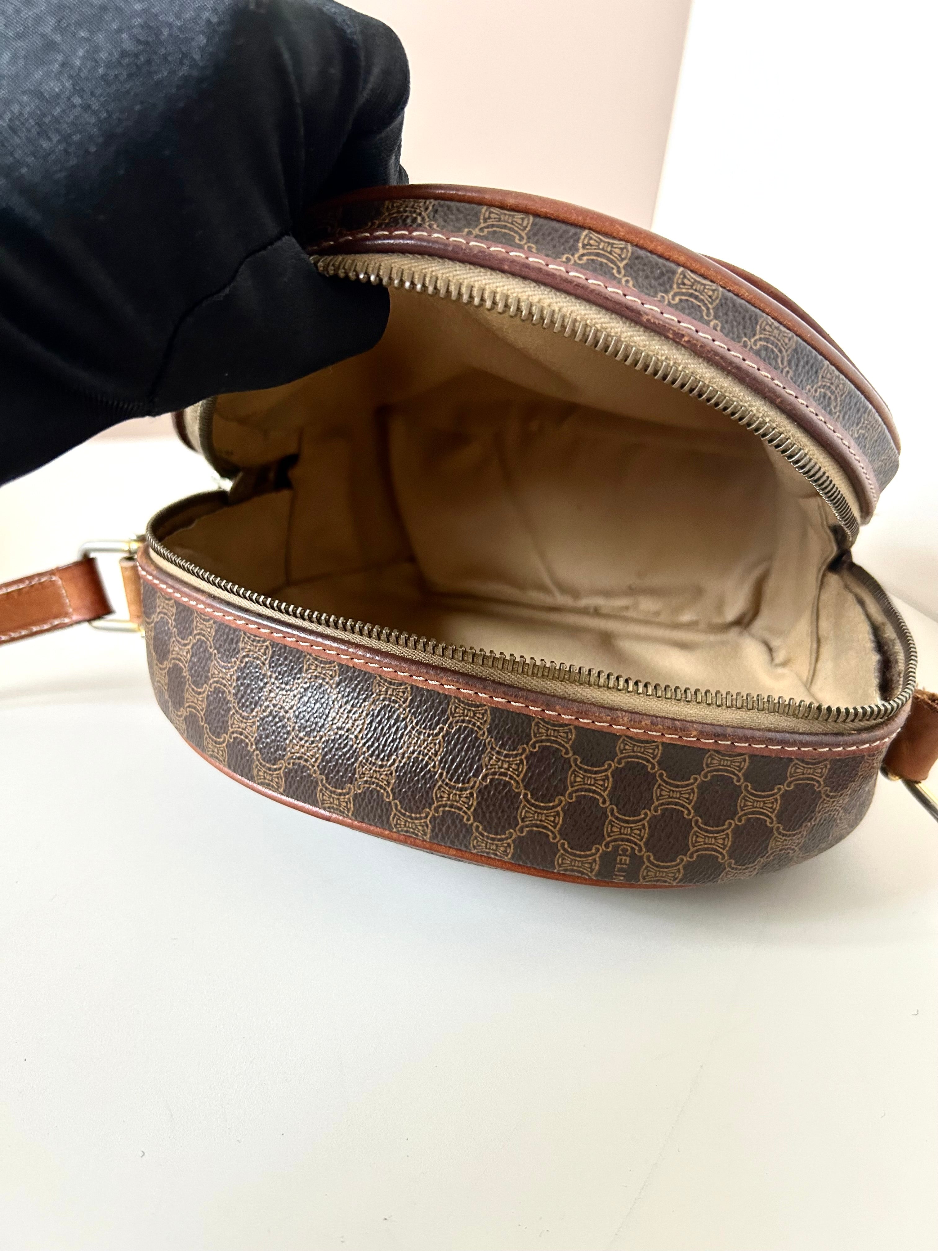 CELINE rare coffee-colored old flower small shell box bag/side backpack/oblique backpack