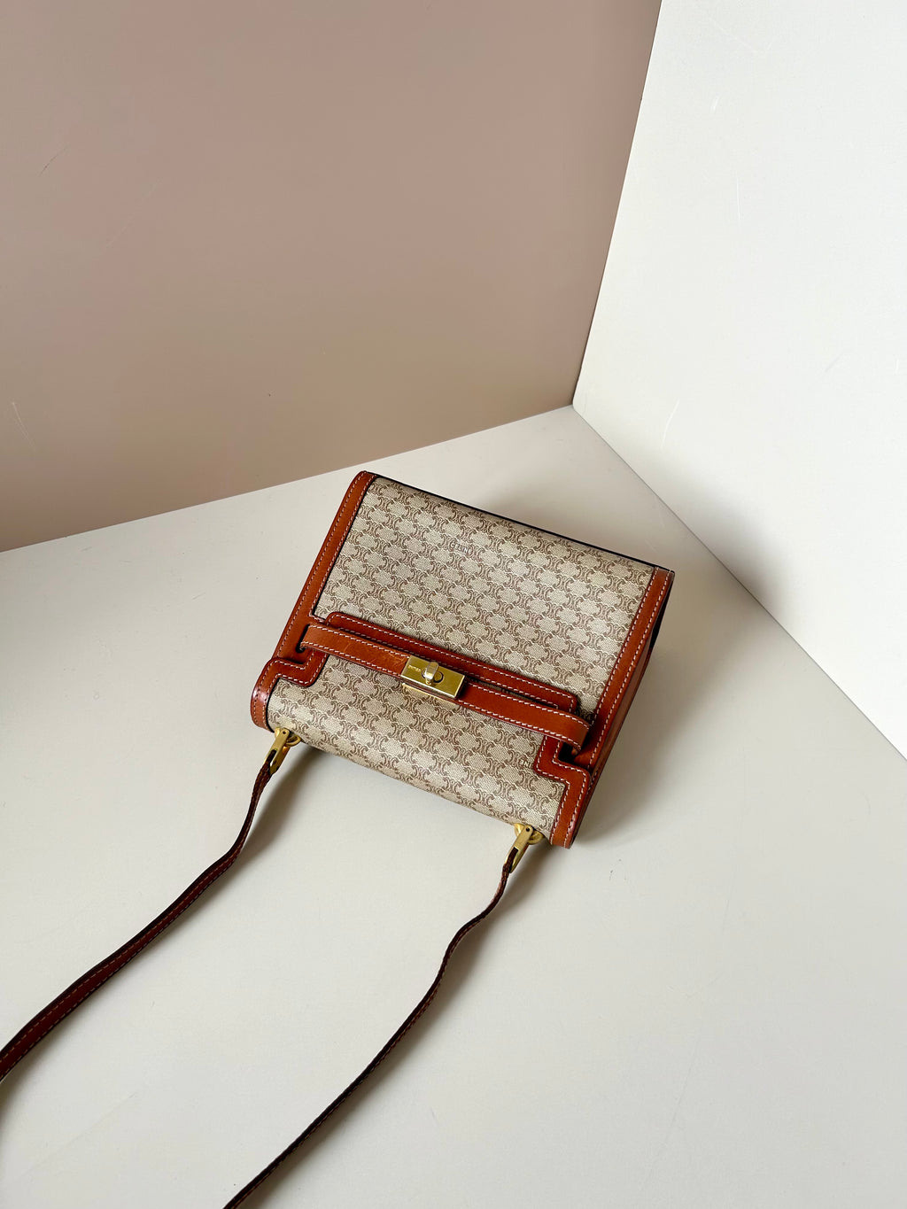 CELINE rare beige old flower Kelly box small bag/side bag/oblique bag
