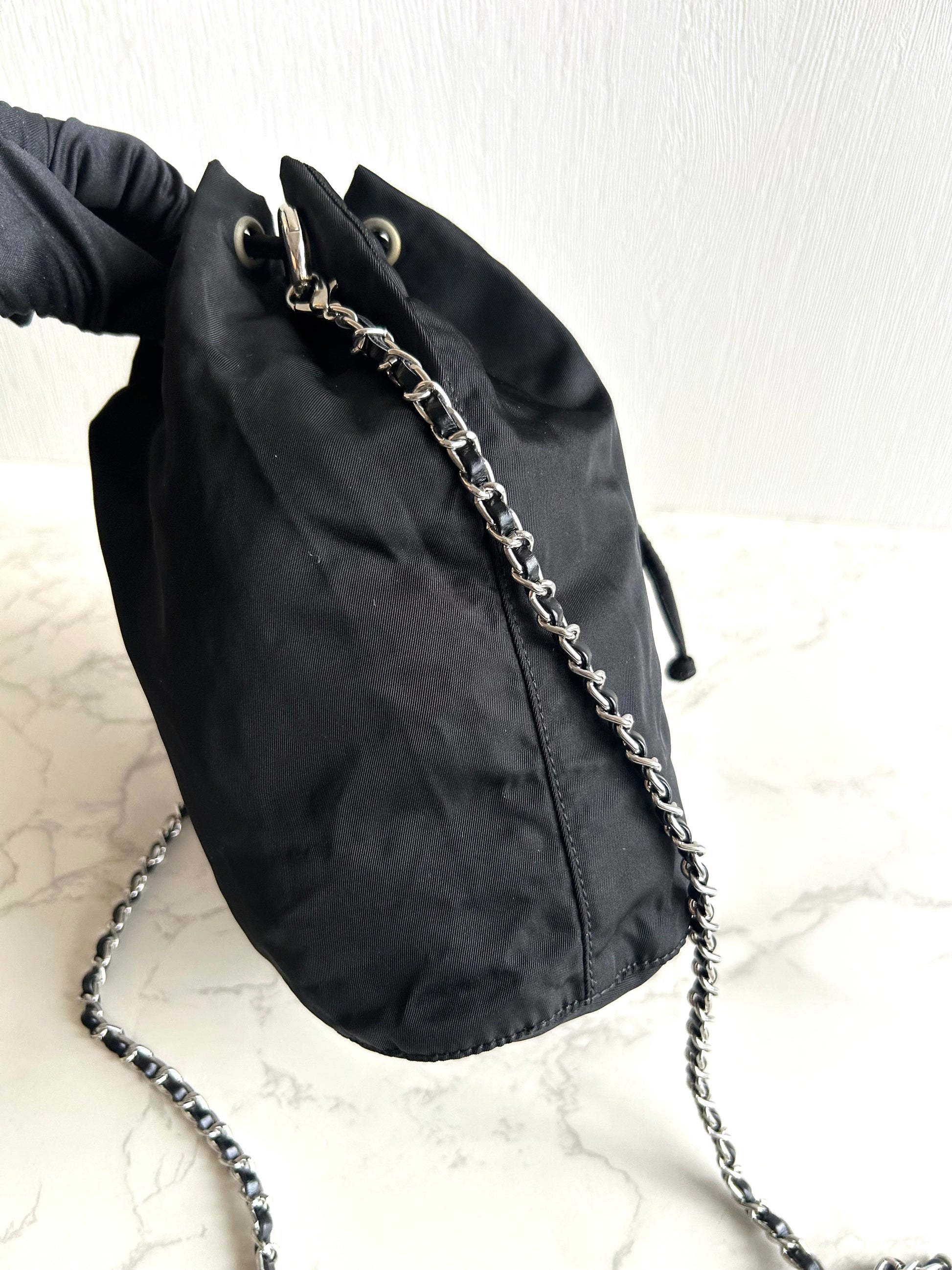 中古Prada黑銀鏈子迷你水桶包 側背包 斜背包