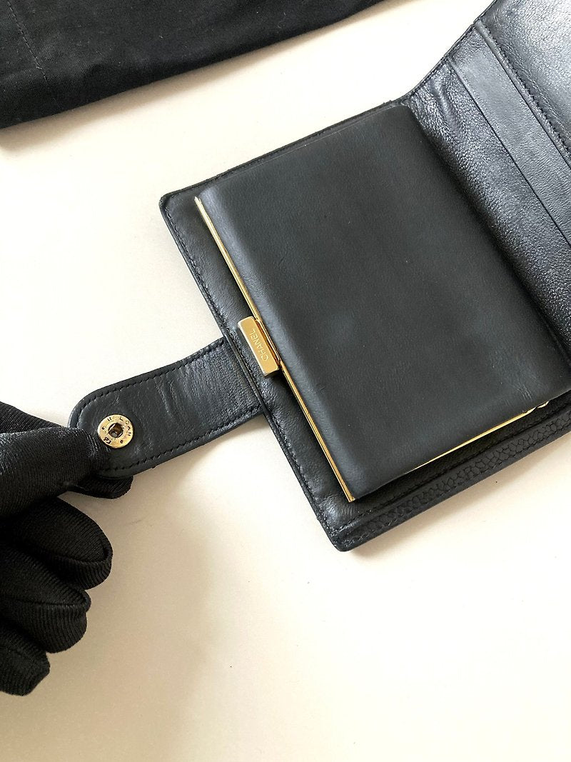 CHANEL rare black caviar cowhide large gold buckle leather short wallet / small wallet / wallet