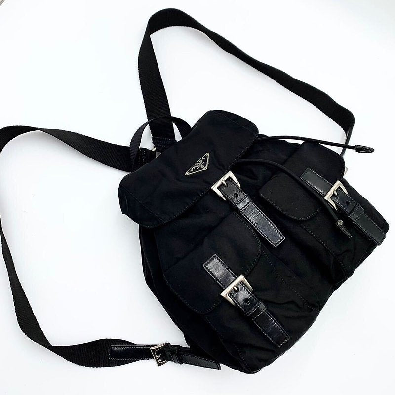 PRADA 黑色銀三角尼龍男女後背包/雙肩包/背包