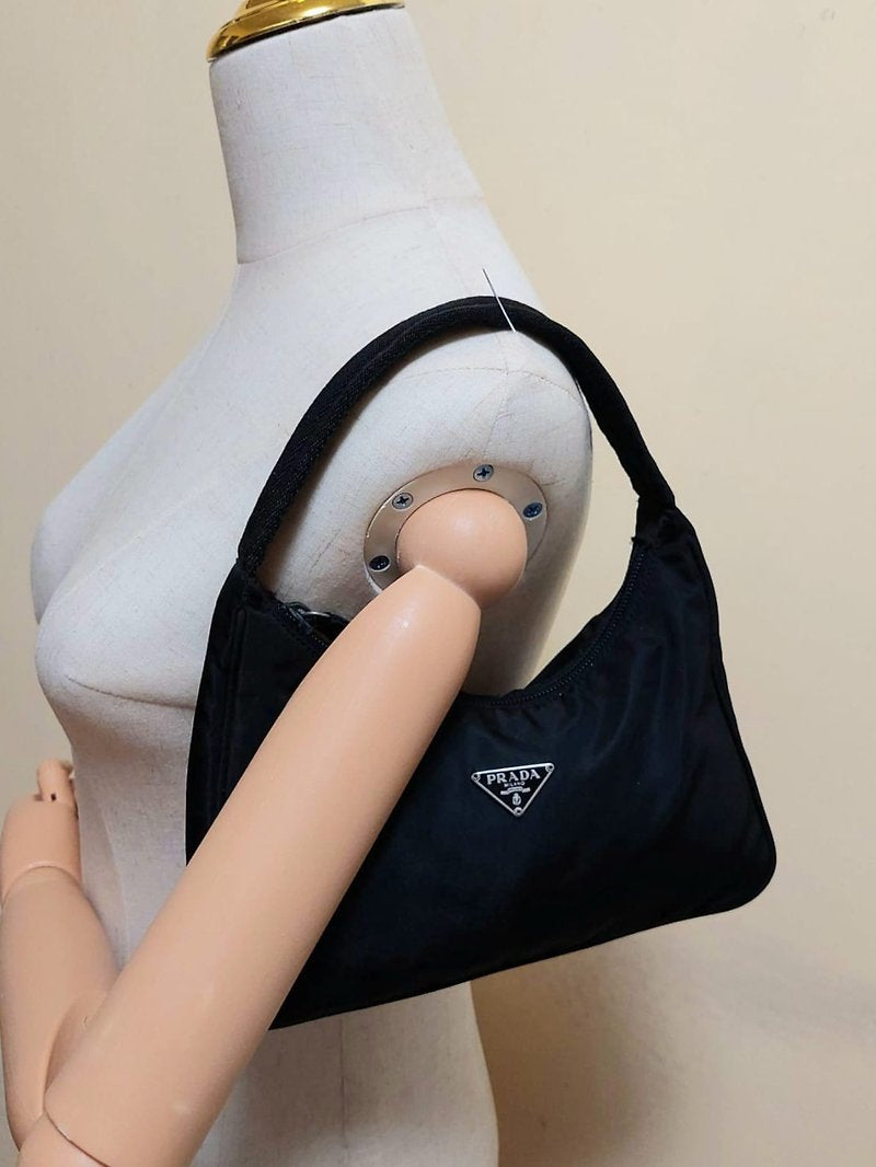 PRADA 黑色銀三角Hobo腋下單肩小包/腋下包/側背包