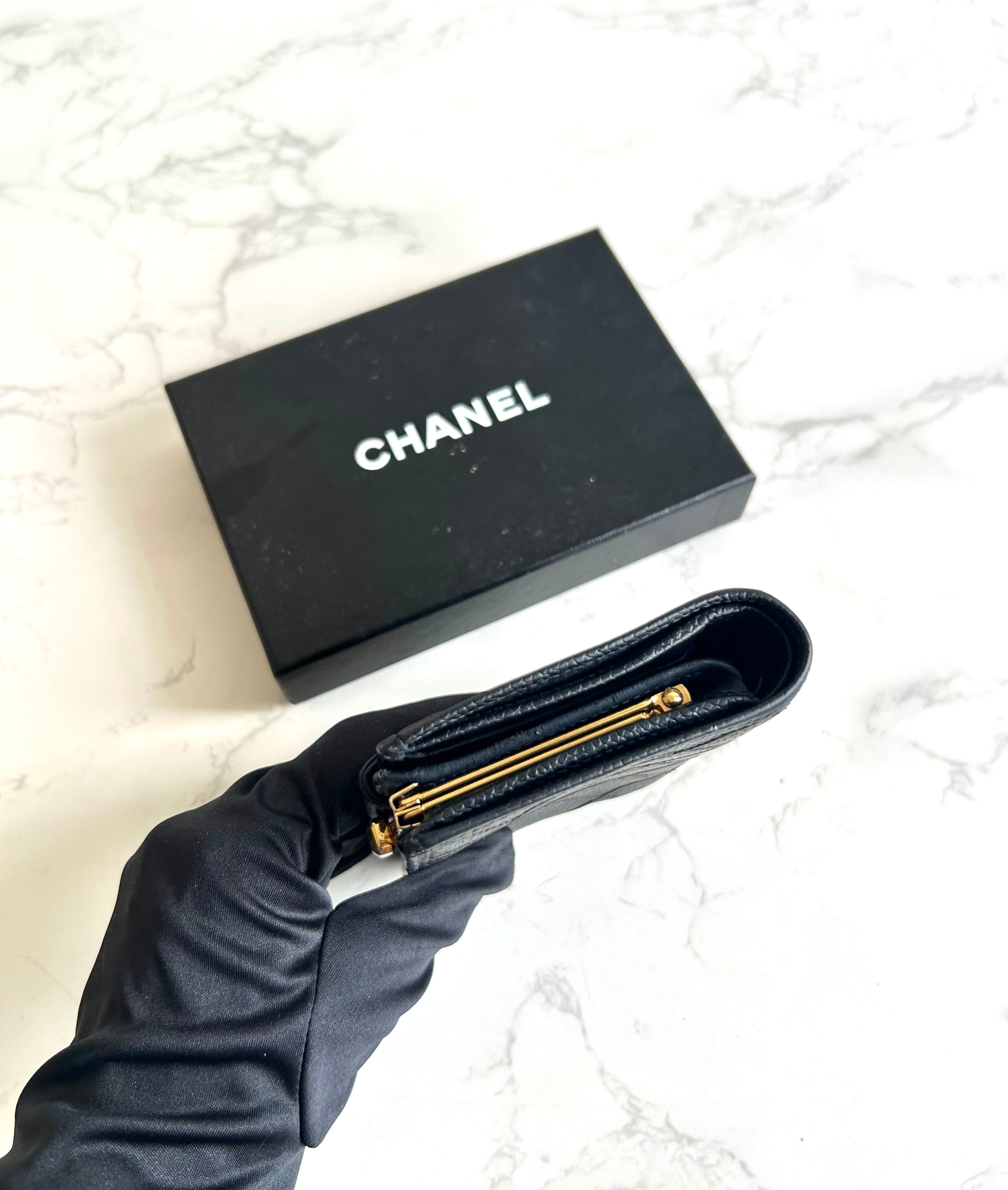Chanel黑色魚子醬皮革中夾 皮夾 錢包 短夾 中古包