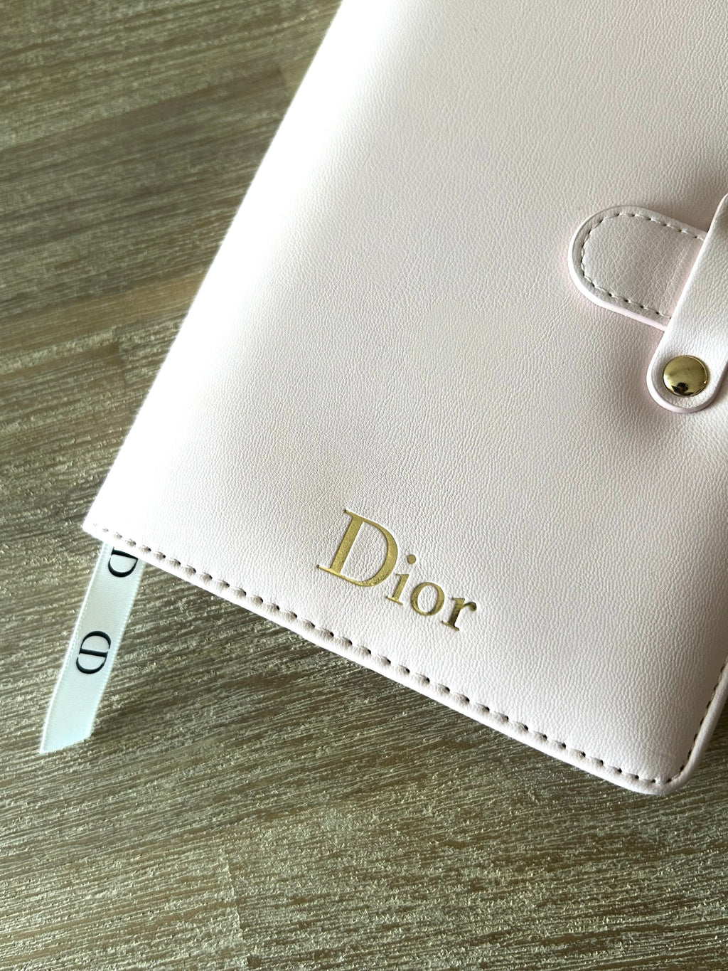 女神節滿額 HKD$3888贈品 - CHRISTIAN DIOR 粉紅便攜筆記簿