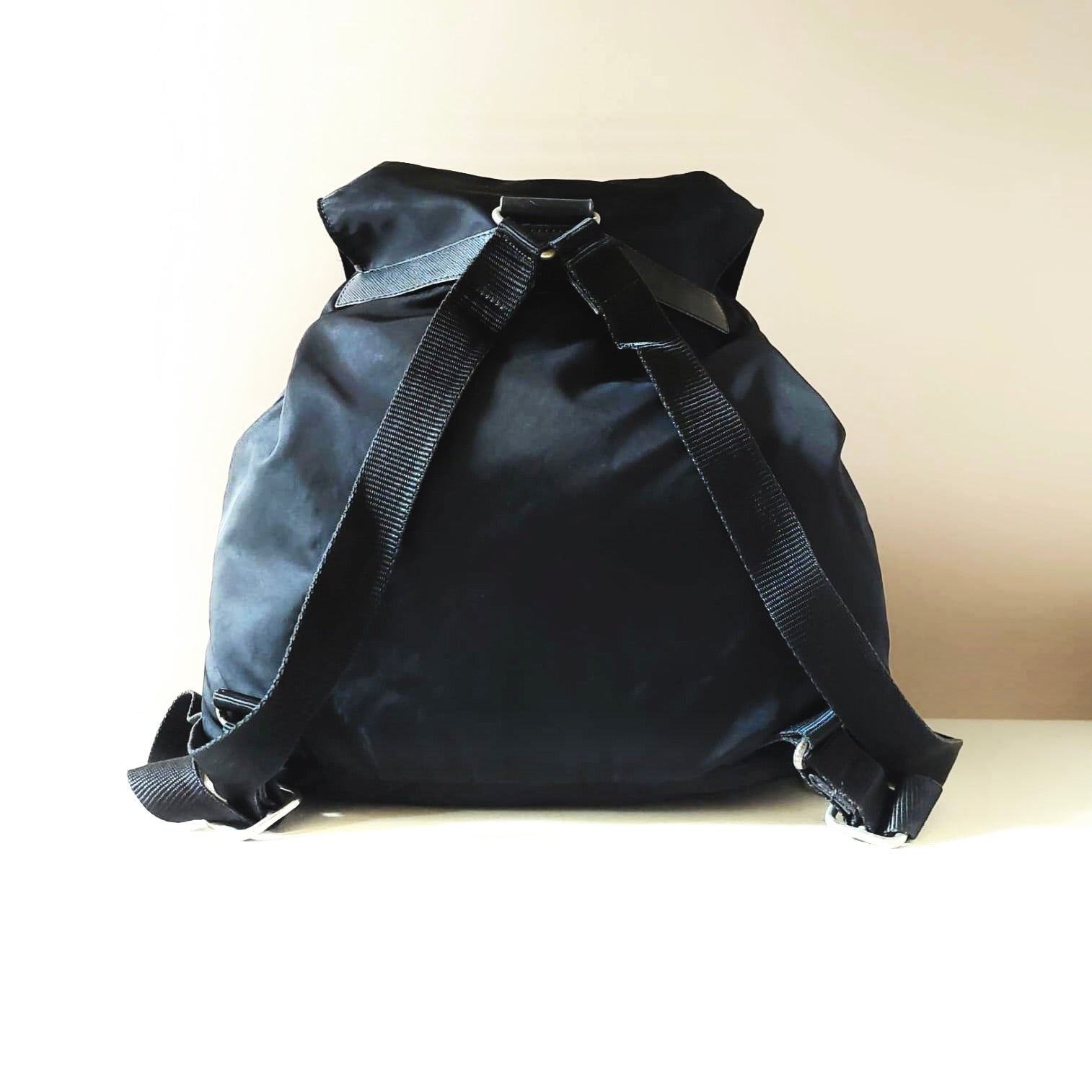 PRADA 黑色銀三角經典尼龍男女後背包/雙肩包