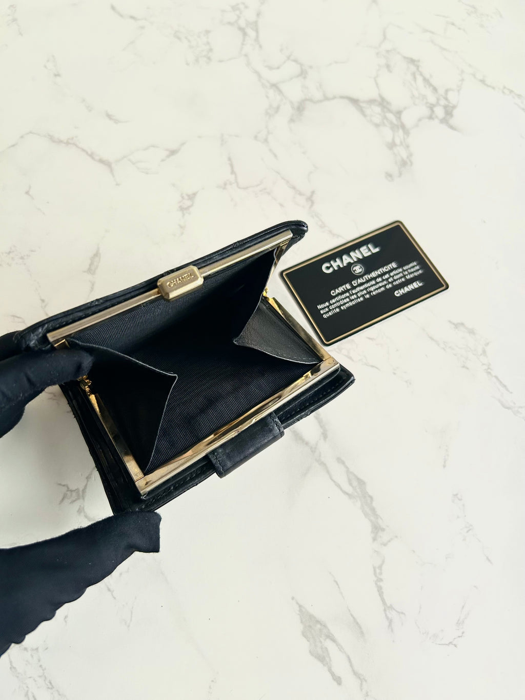 Chanel 黑色Matelassé小羊皮革口金中夾/銀包/短夾