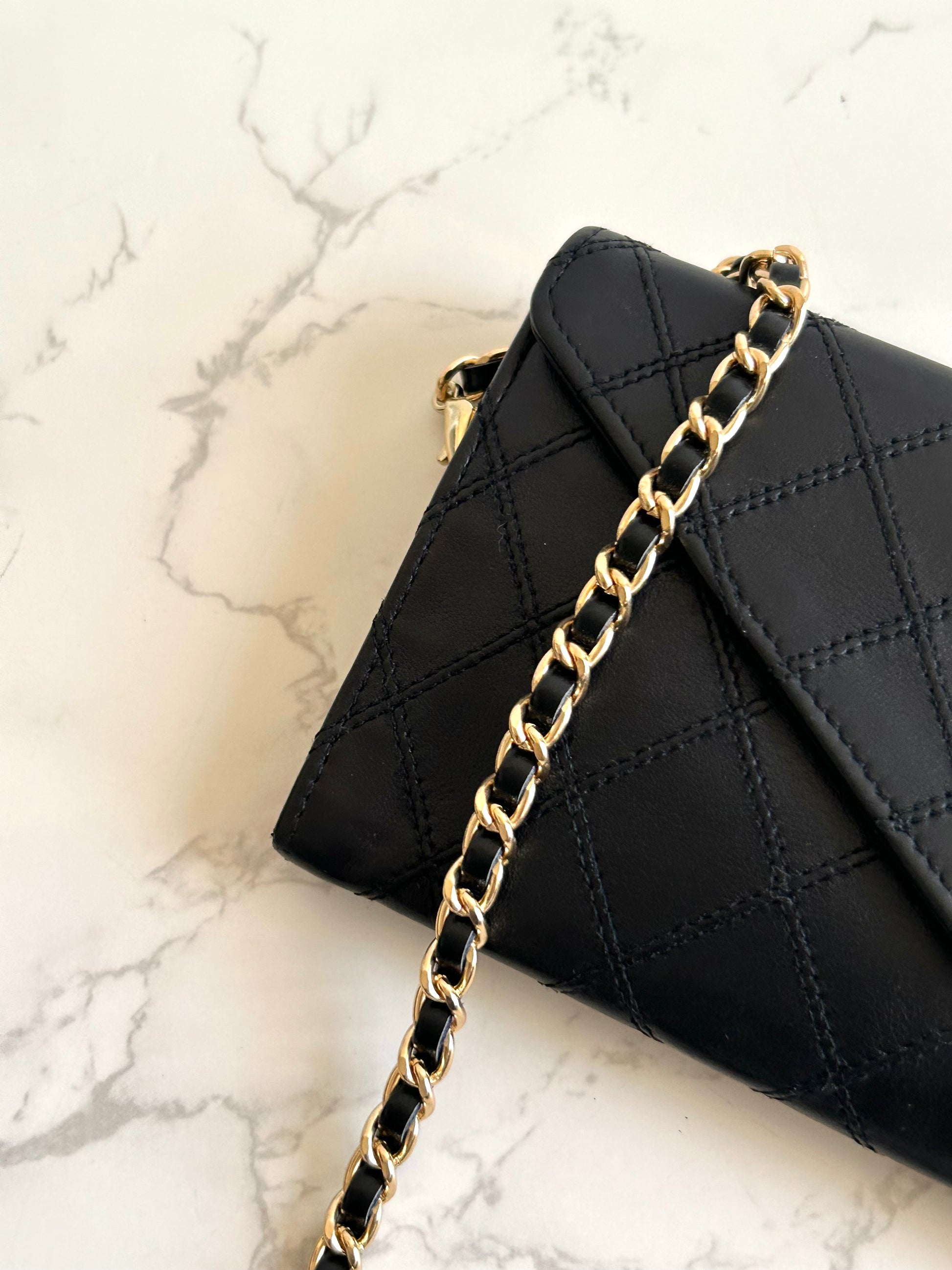 CHANEL Black Gold Buckle Envelope Small Bag/Side Bag/Messenger Bag/Clutch Bag/Mid-Length Wallet