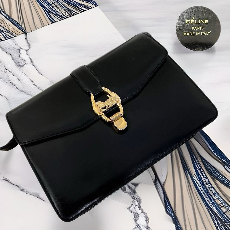 CELINE rare carriage hexagonal gold buckle black leather side bag / oblique bag - Japanese second-hand Vintage