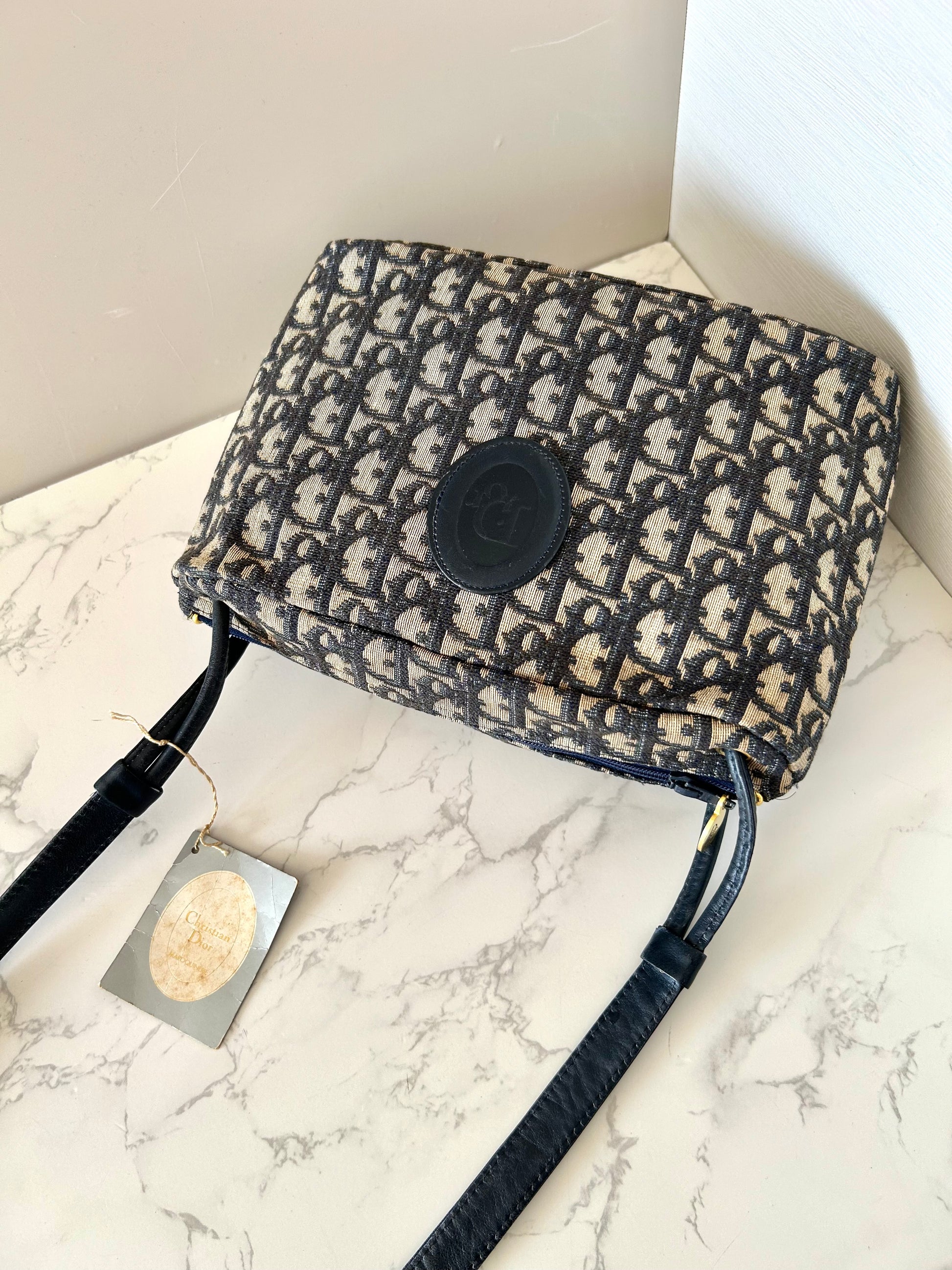 CHRISTIAN DIOR 稀有深藍色黑老花豆腐側背包