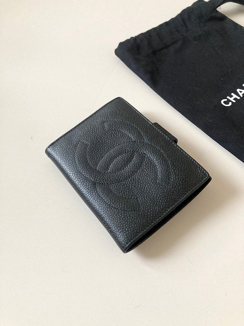 CHANEL rare black caviar cowhide large gold buckle leather short wallet / small wallet / wallet
