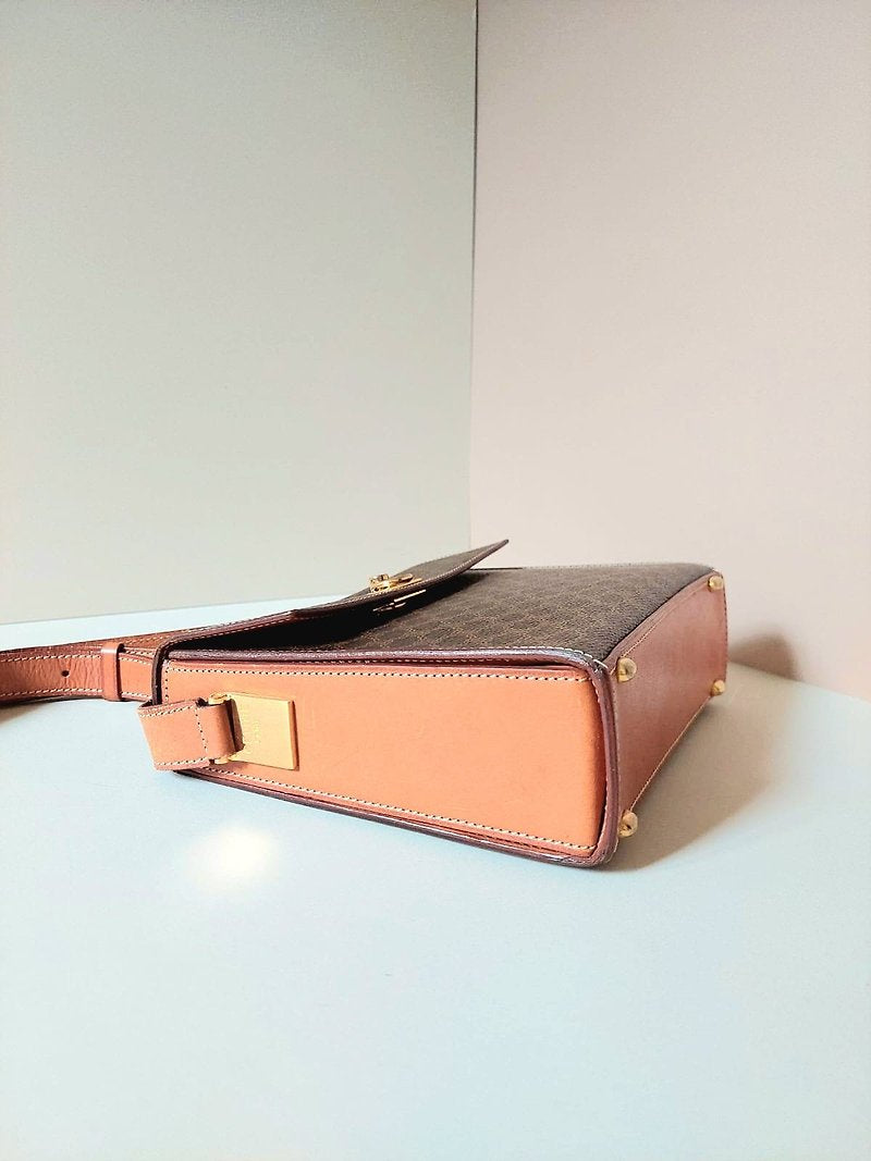 CELINE Brown Old Flower Leather Gold Buckle Small Envelope Box Small Bag/Side Bag/Messenger Bag - Japanese Second-hand Vintage