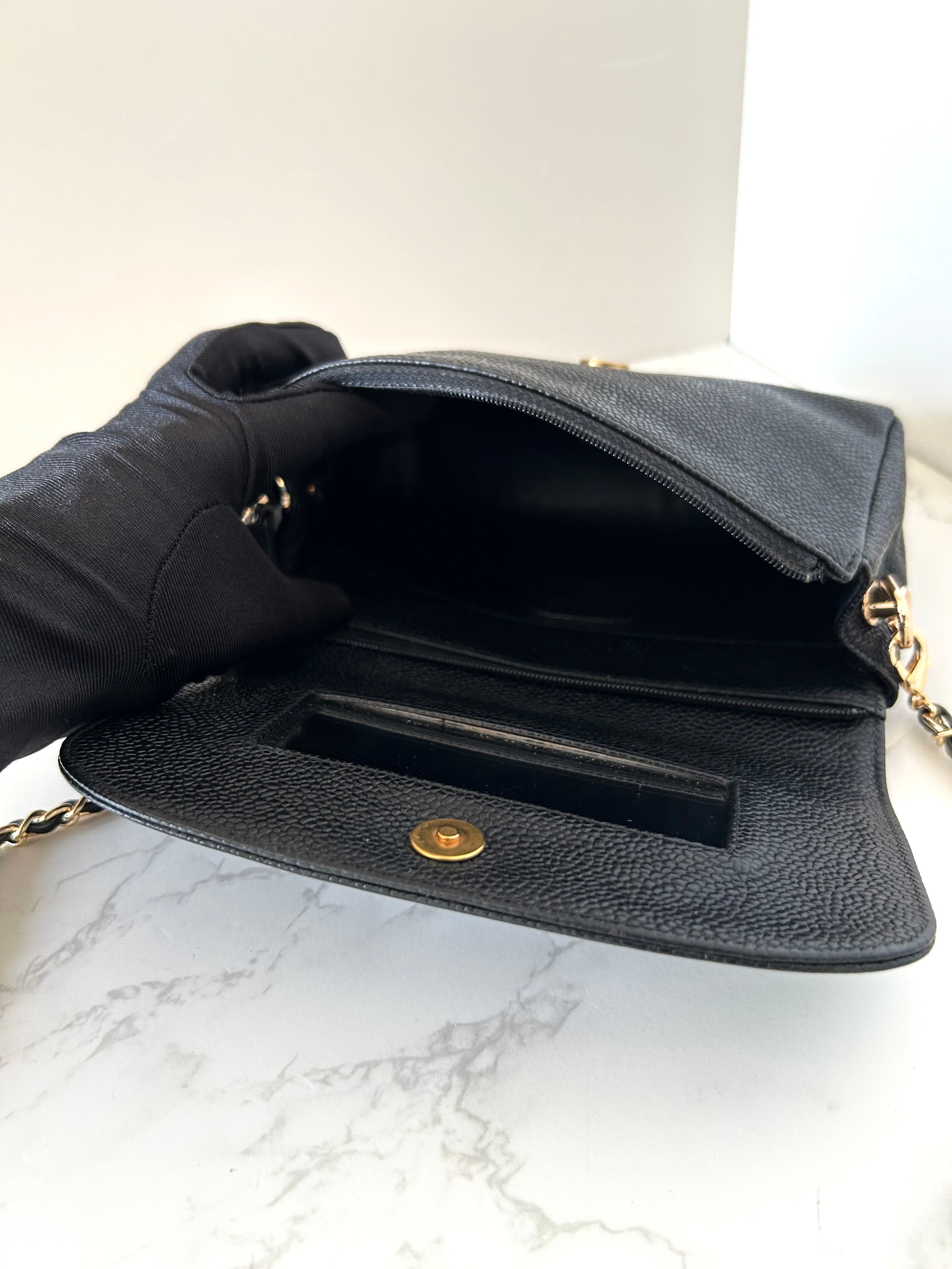 CHANEL Rare Black Caviar with Mirror WOC/Side Bag/Messenger Bag