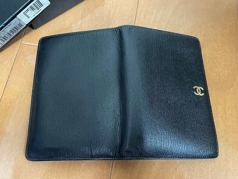CHANEL rare black leather gold label wallet / passport holder / wallet - Japanese second-hand Vintage