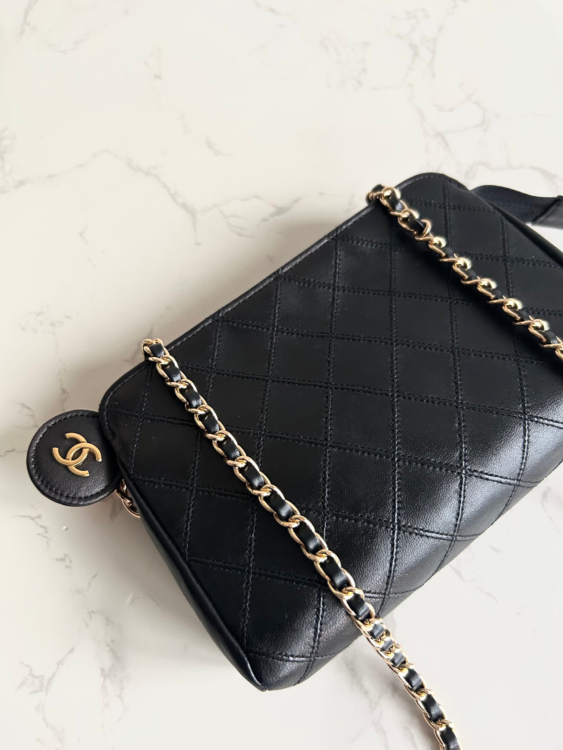 Chanel 黑色小羊皮革Matelassé斜背包/單肩包/側背包