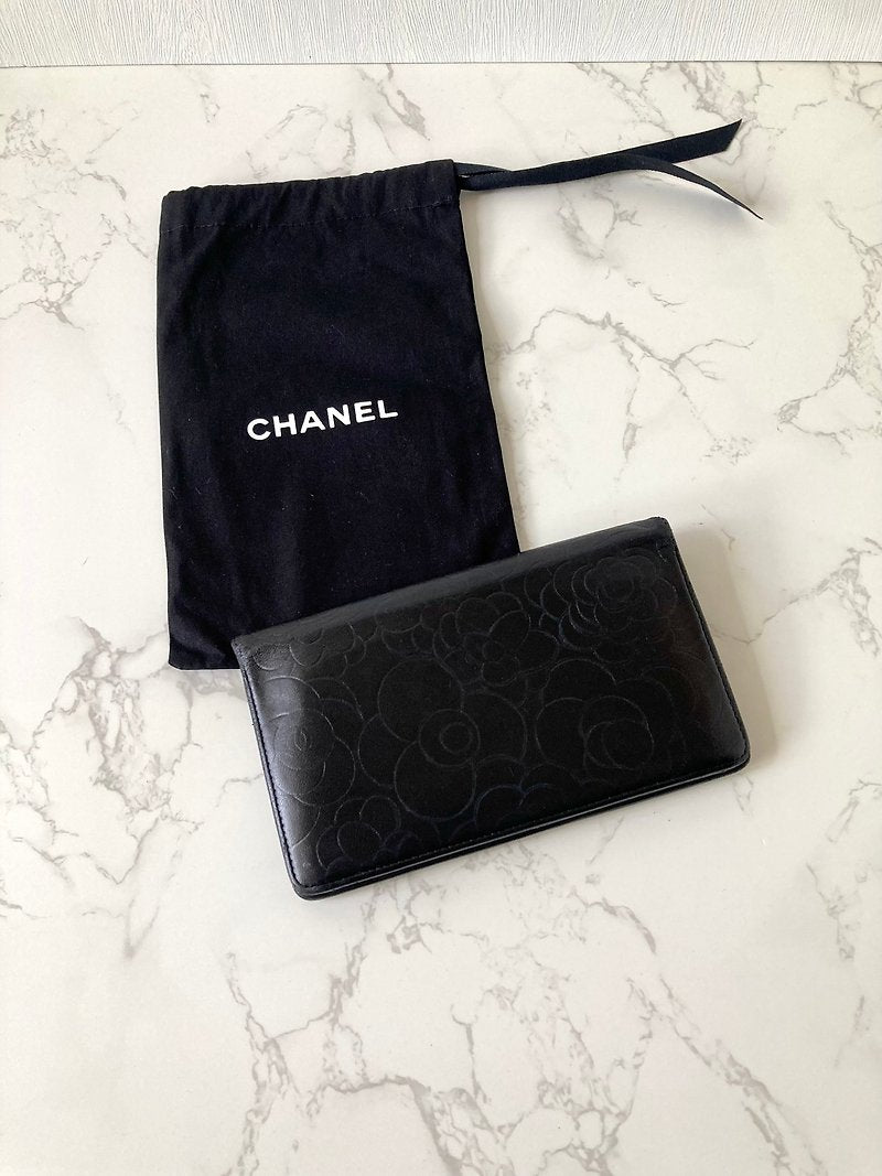CHANEL Black Camellia Silver Label Leather Long Wallet/Wallet