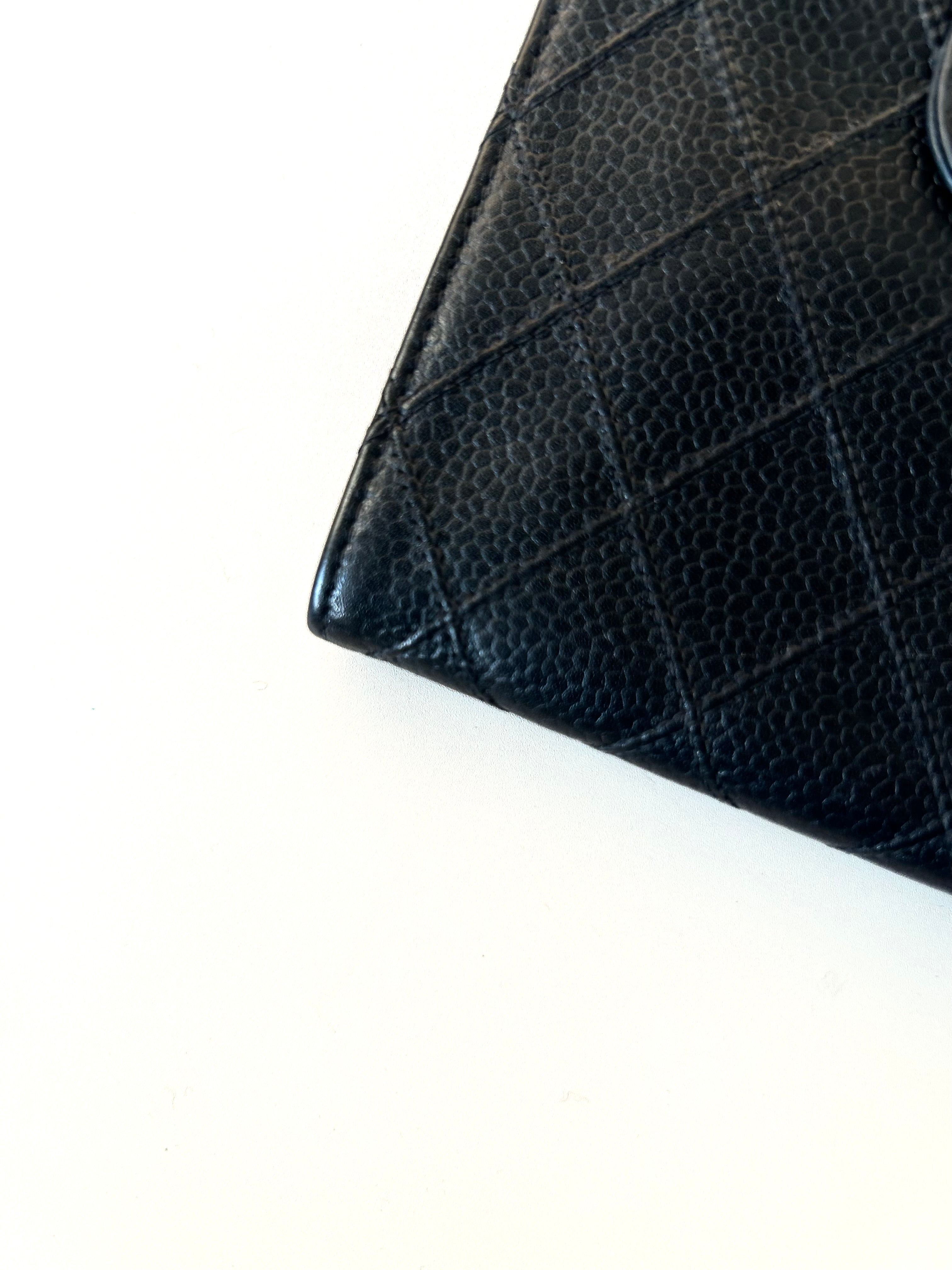 CHANEL rare double-sided gold buckle black caviar cowhide leather short wallet / small wallet / wallet