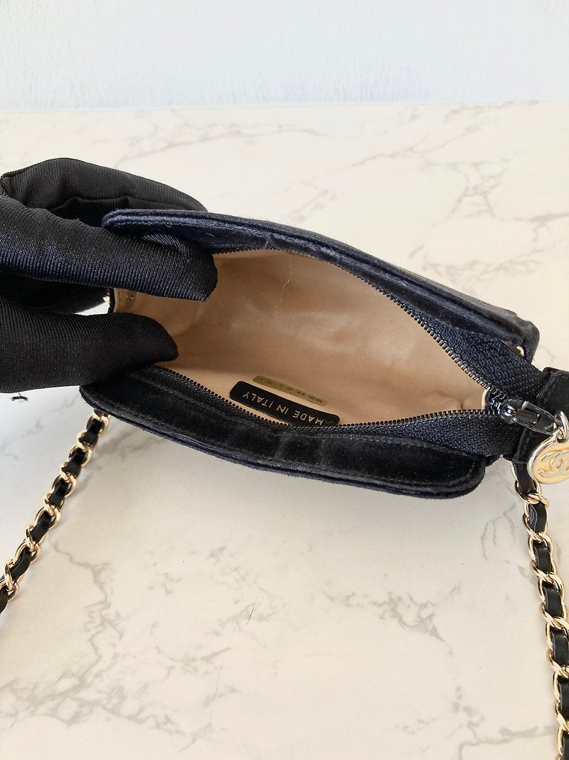 CHANEL Rare Black Satin Chain Small Bag/Side Bag/Messenger Bag/Clutch Bag - Japanese Second-hand Vintage
