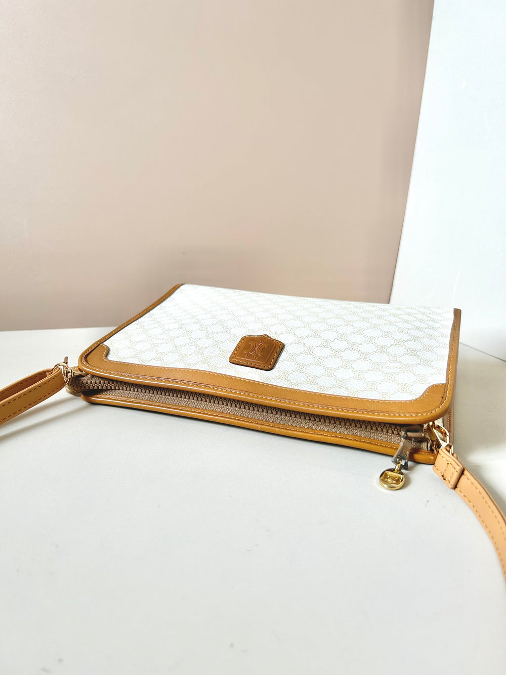 CELINE rare white old flower leather square small bag/clutch/side bag/crossbody bag
