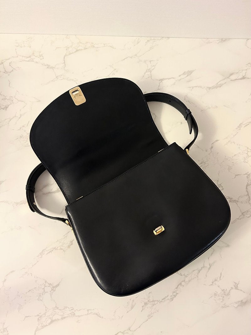 CELINE black leather gold Arc de Triomphe buckle small bag/shoulder bag/side backpack/