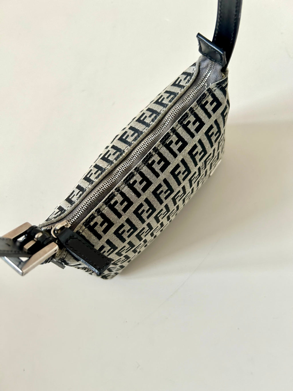 FENDI Zucchino blue and black old flower silver buckle small lunch box bag/underarm bag/side backpack