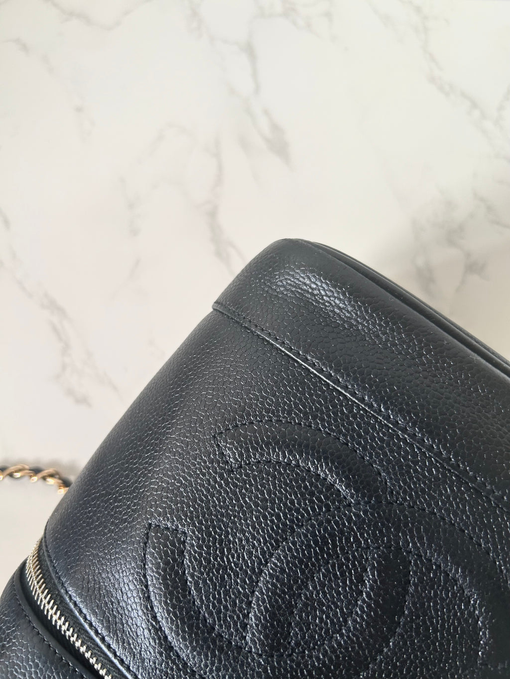 CHANEL 稀有豎版黑色魚子醬皮革Vanity盒子包/側背包/斜背包/手拿包