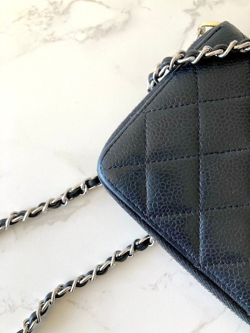 CHANEL Black Silver Caviar Leather Zipper Side Bag/Slant Bag/Long Clip/Wallet - Japanese Second-hand Vintage