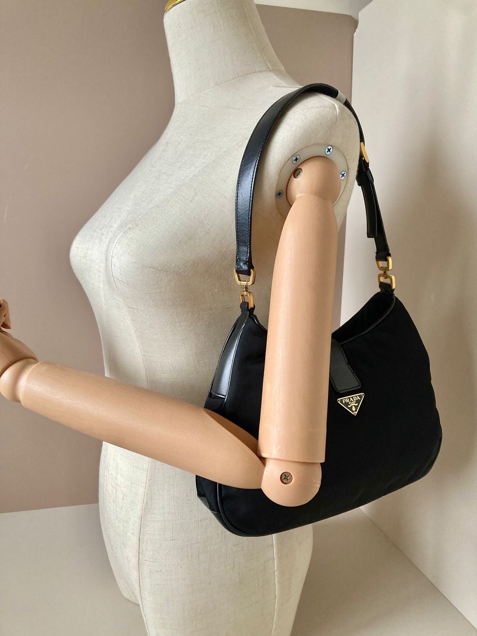 PRADA Black Gold Triangle Hobo Underarm Shoulder Bag/Underarm Bag/Side Bag