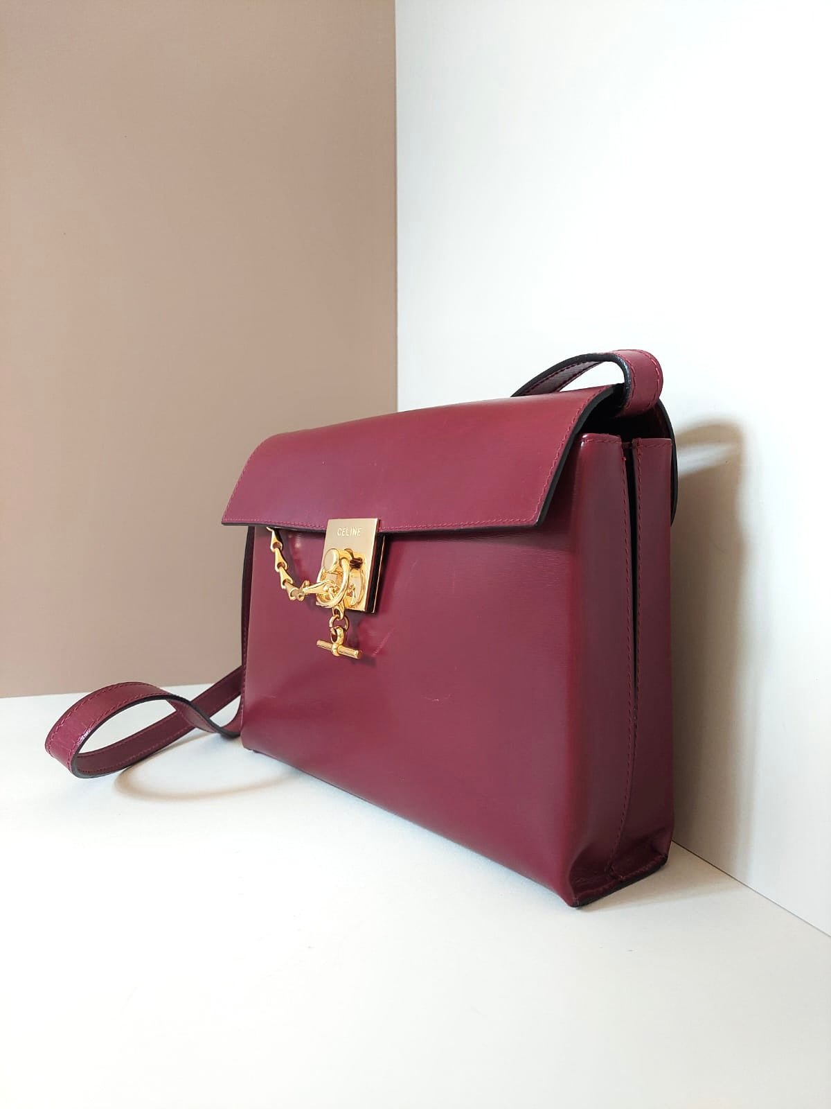 CELINE rare wine red gold teardrop rudder chain leather box small bag / side bag / oblique bag