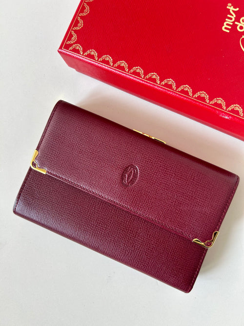 CARTIER Must de Cartier 酒紅皮革中短夾口金錢包/銀包