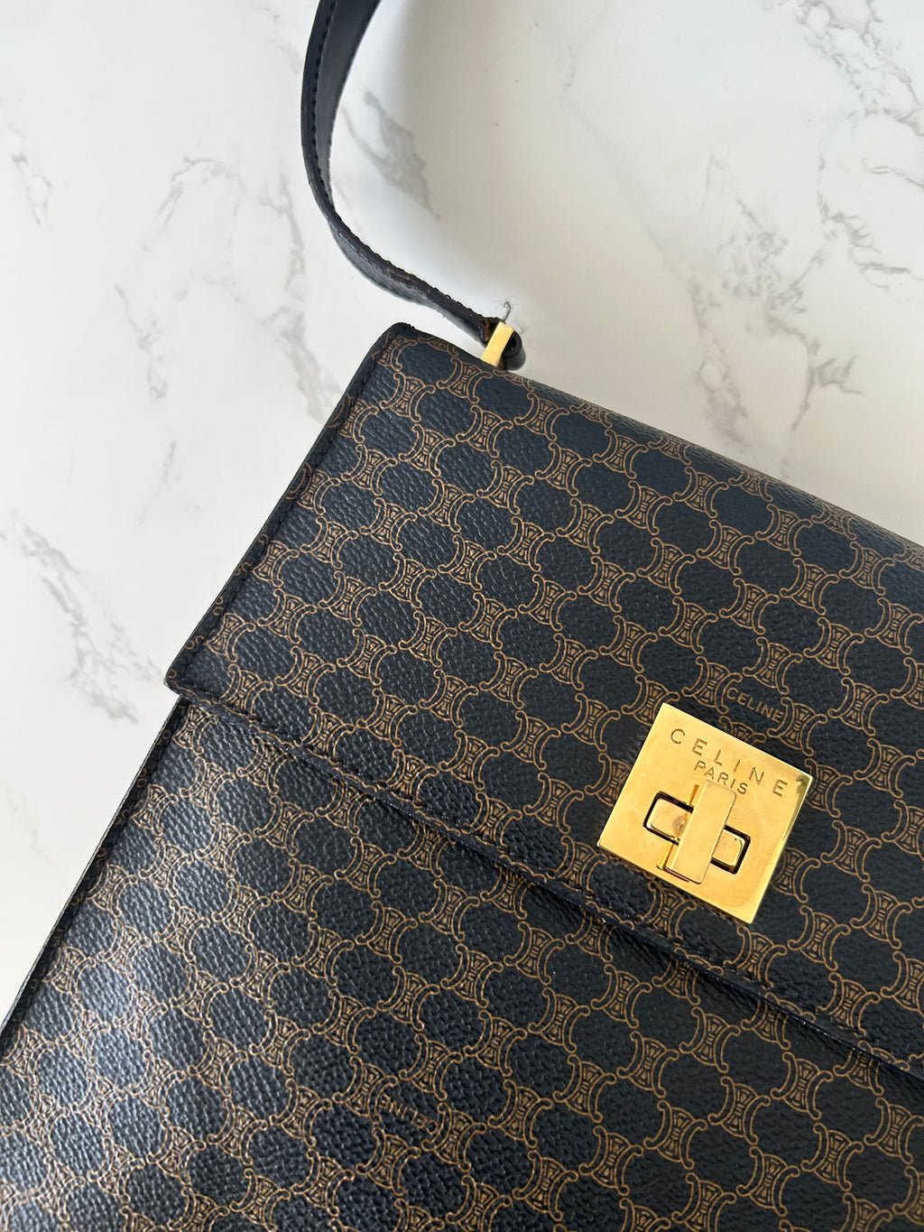 CELINE rare black old flower gold rotating buckle leather Kelly side bag / oblique bag