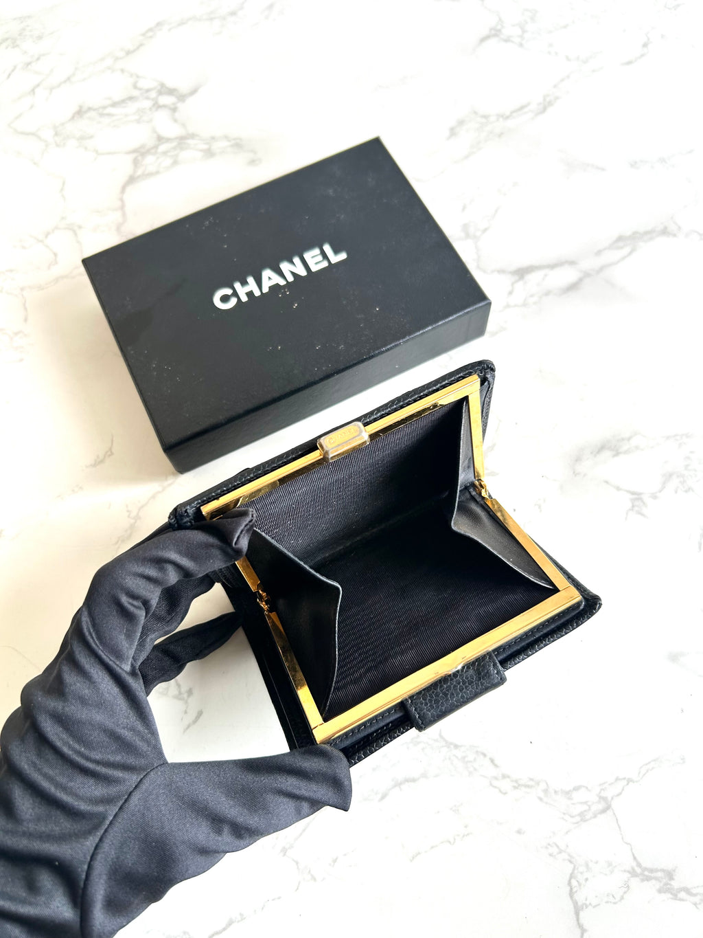 Chanel黑色魚子醬皮革中夾 皮夾 錢包 短夾 中古包