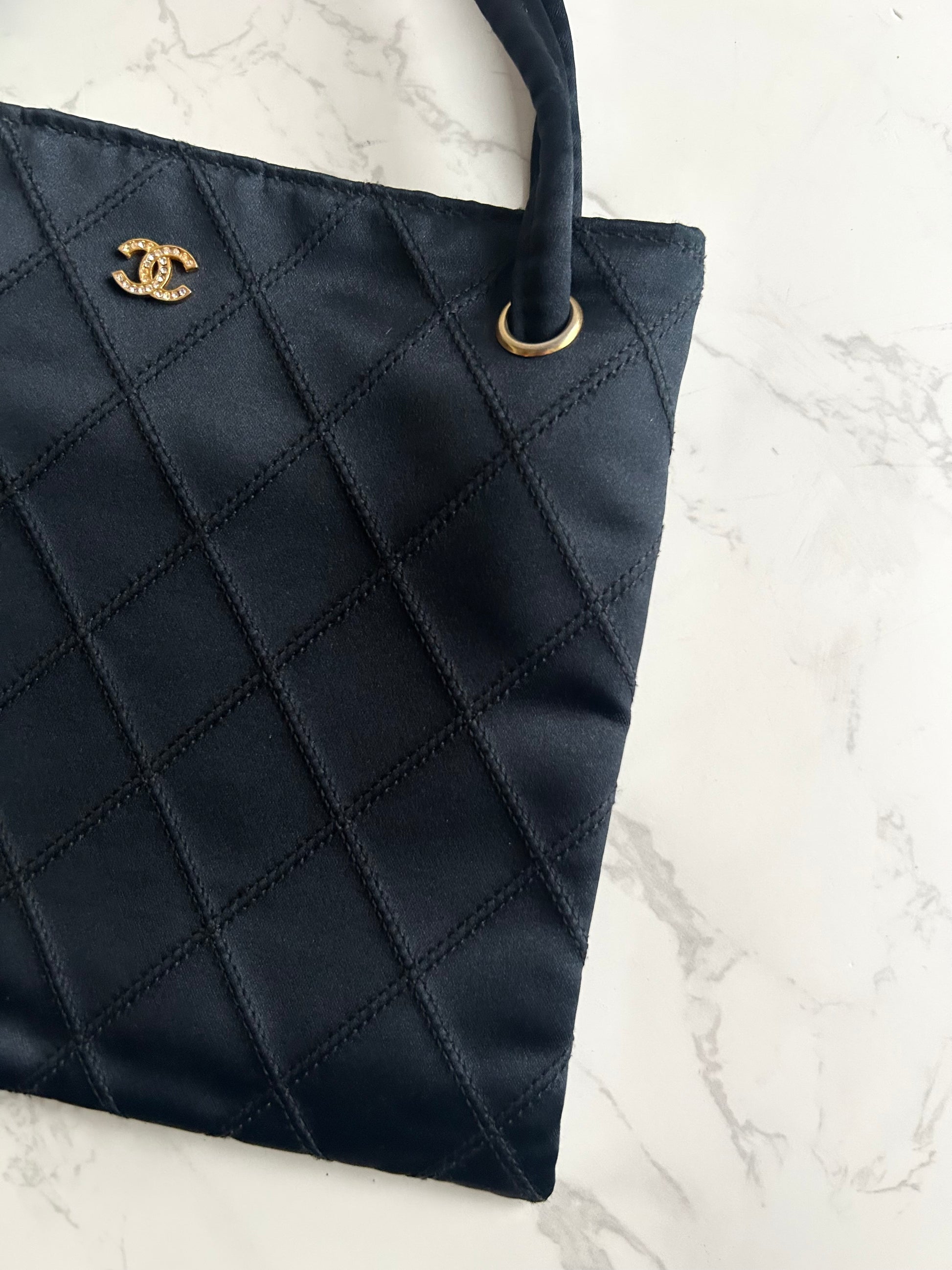 稀有Chanel中古絲絹黑色Matelassé水鑽托特包