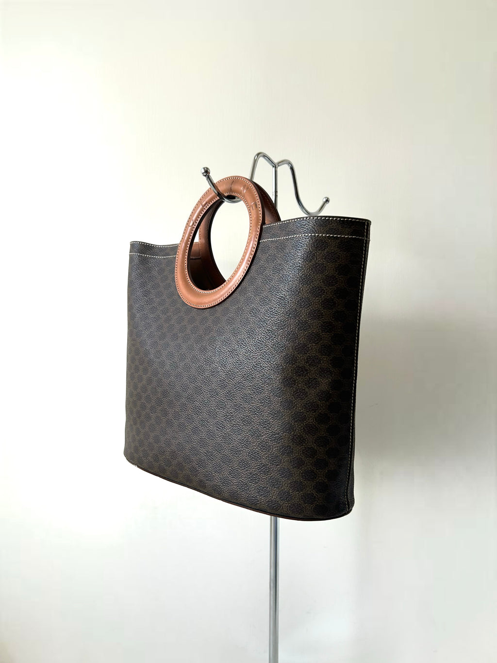 CELINE rare large leather ring coffee color old flower tote bag / handbag