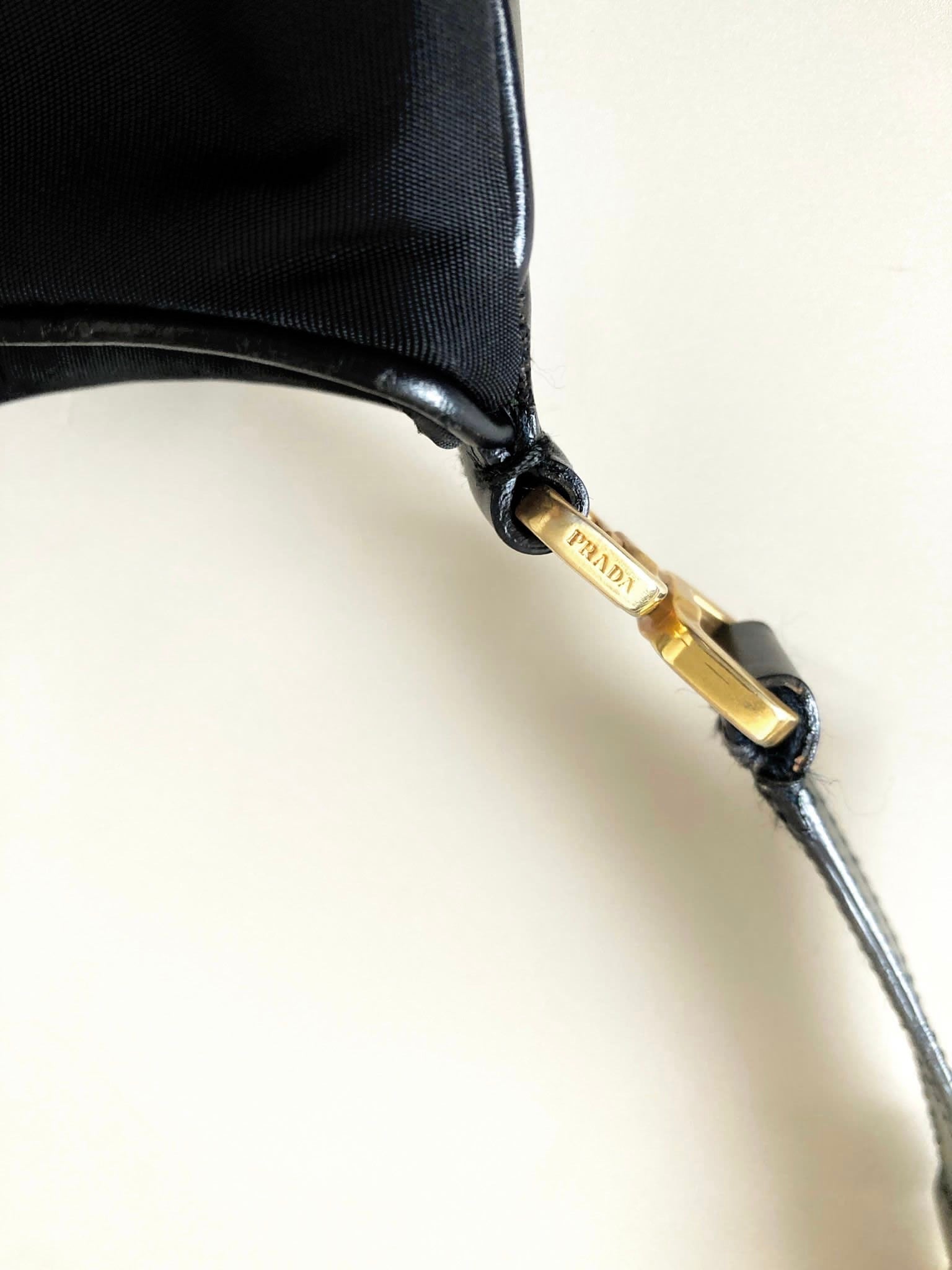 PRADA Black Gold Triangle Hobo Underarm Shoulder Bag/Underarm Bag/Side Bag