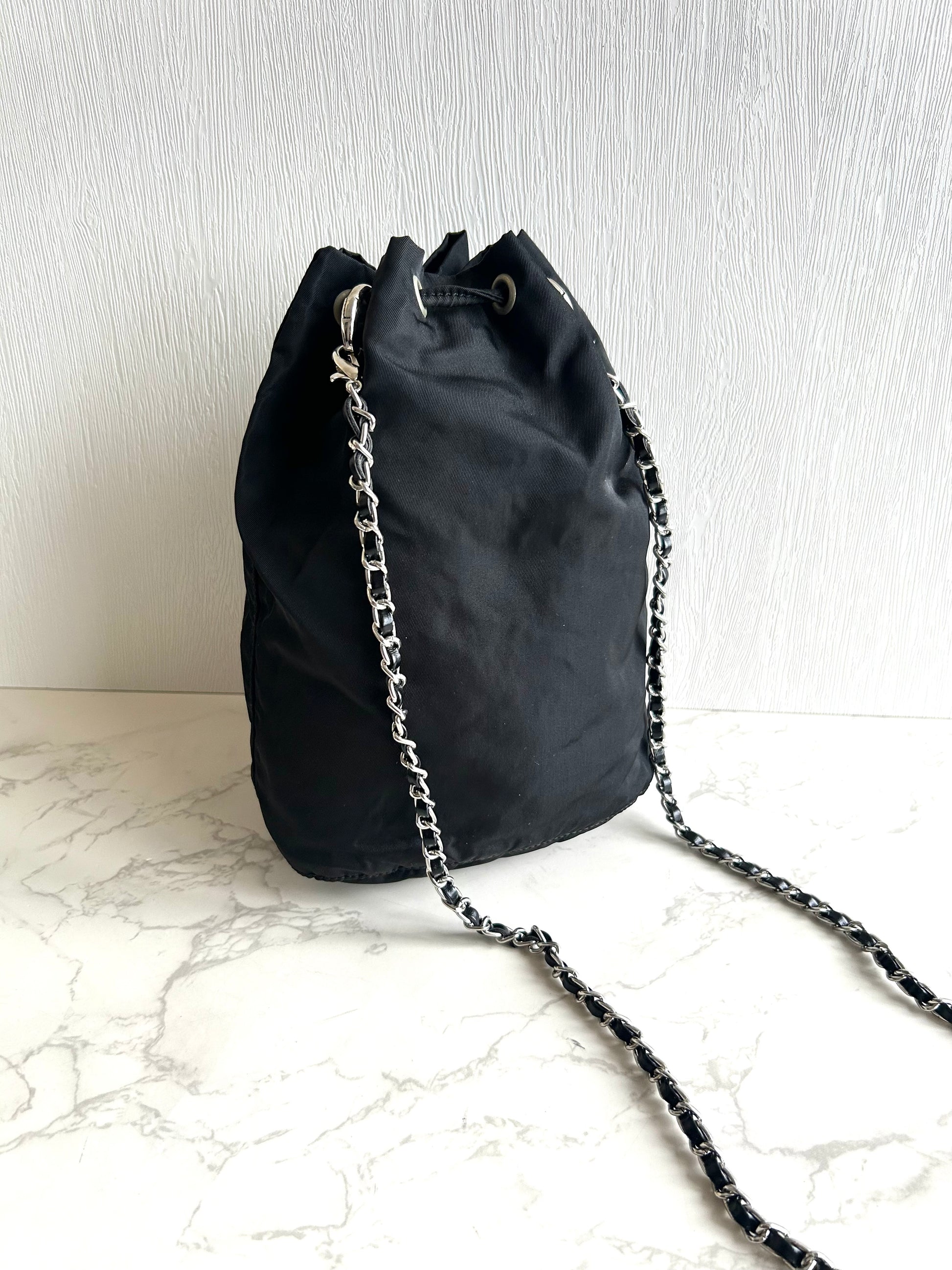 中古Prada黑銀鏈子迷你水桶包 側背包 斜背包