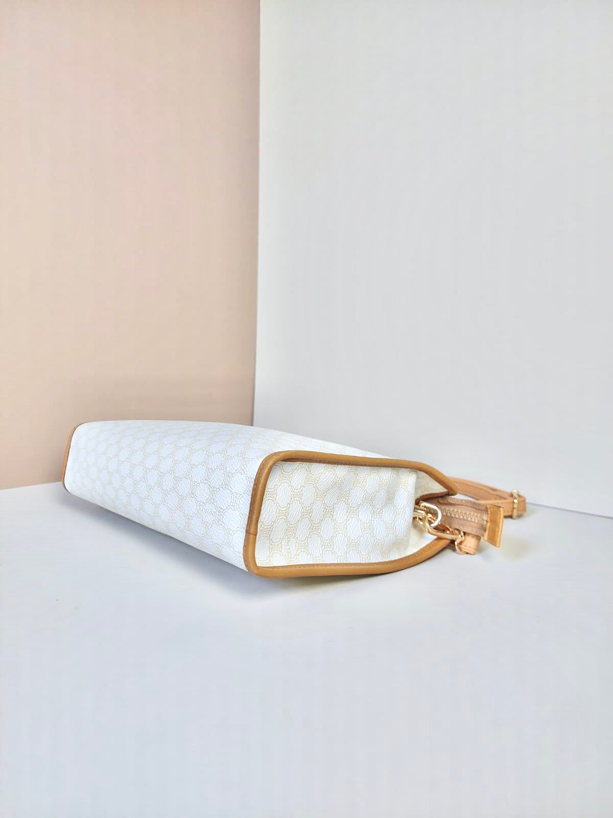 CELINE rare white old flower leather square small bag/clutch/side bag/crossbody bag