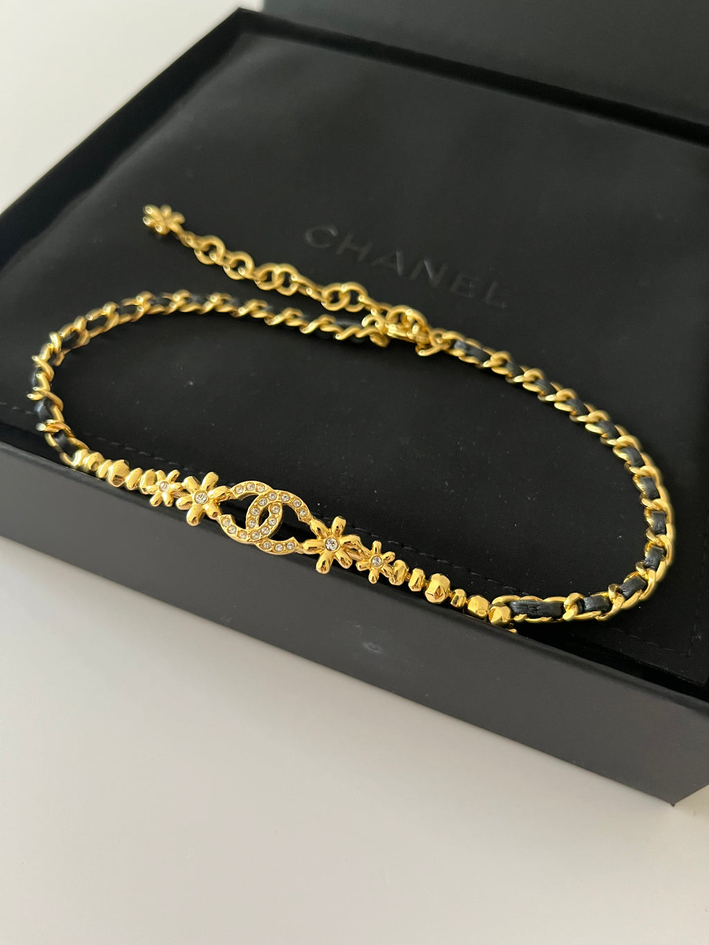 Chanel unused choker/necklace 香奈兒金色碎石黑色皮帶款