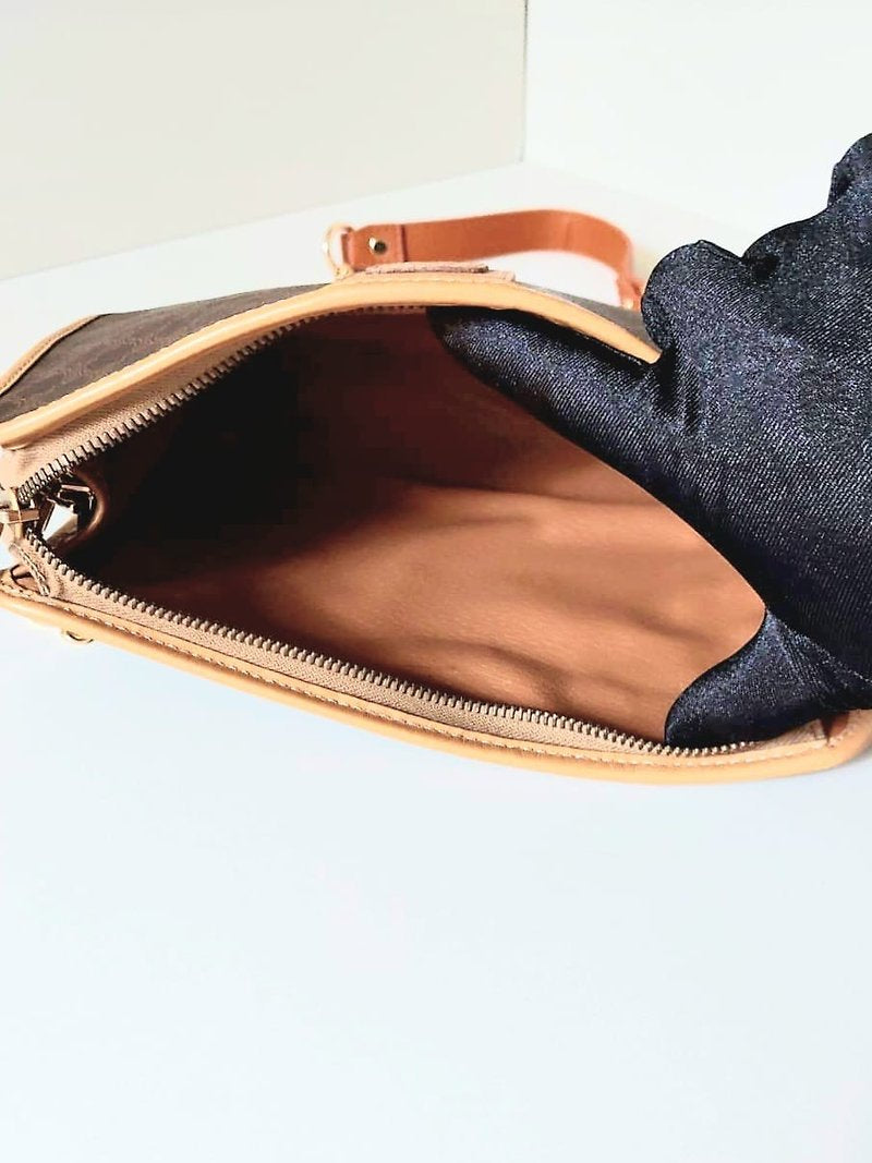 CELINE Brown Old Flower Leather Side Bag/Messenger Bag/Clutch Bag
