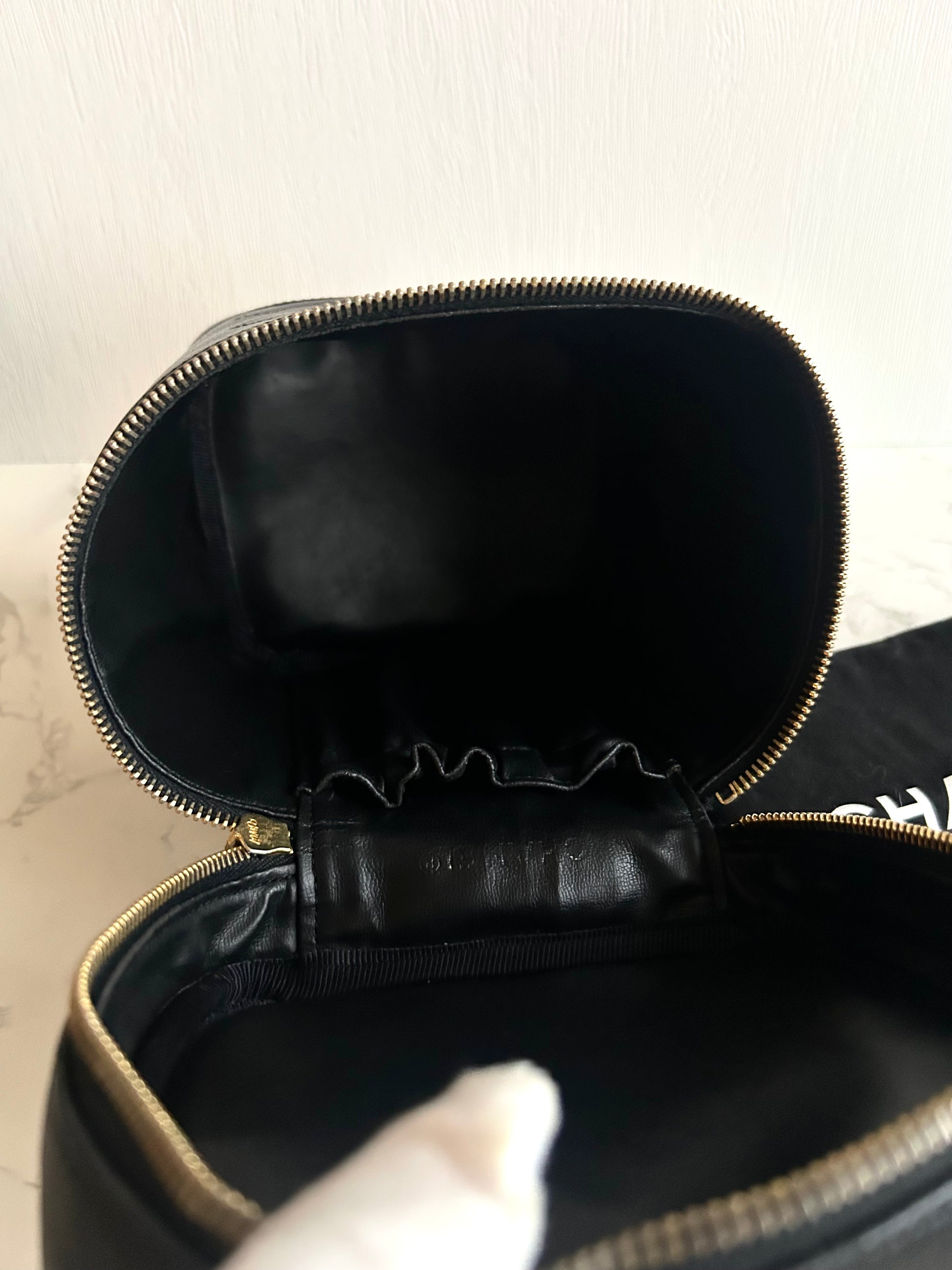 Chanel黑色魚子醬化妝盒子包/斜背包/側背包/單肩包