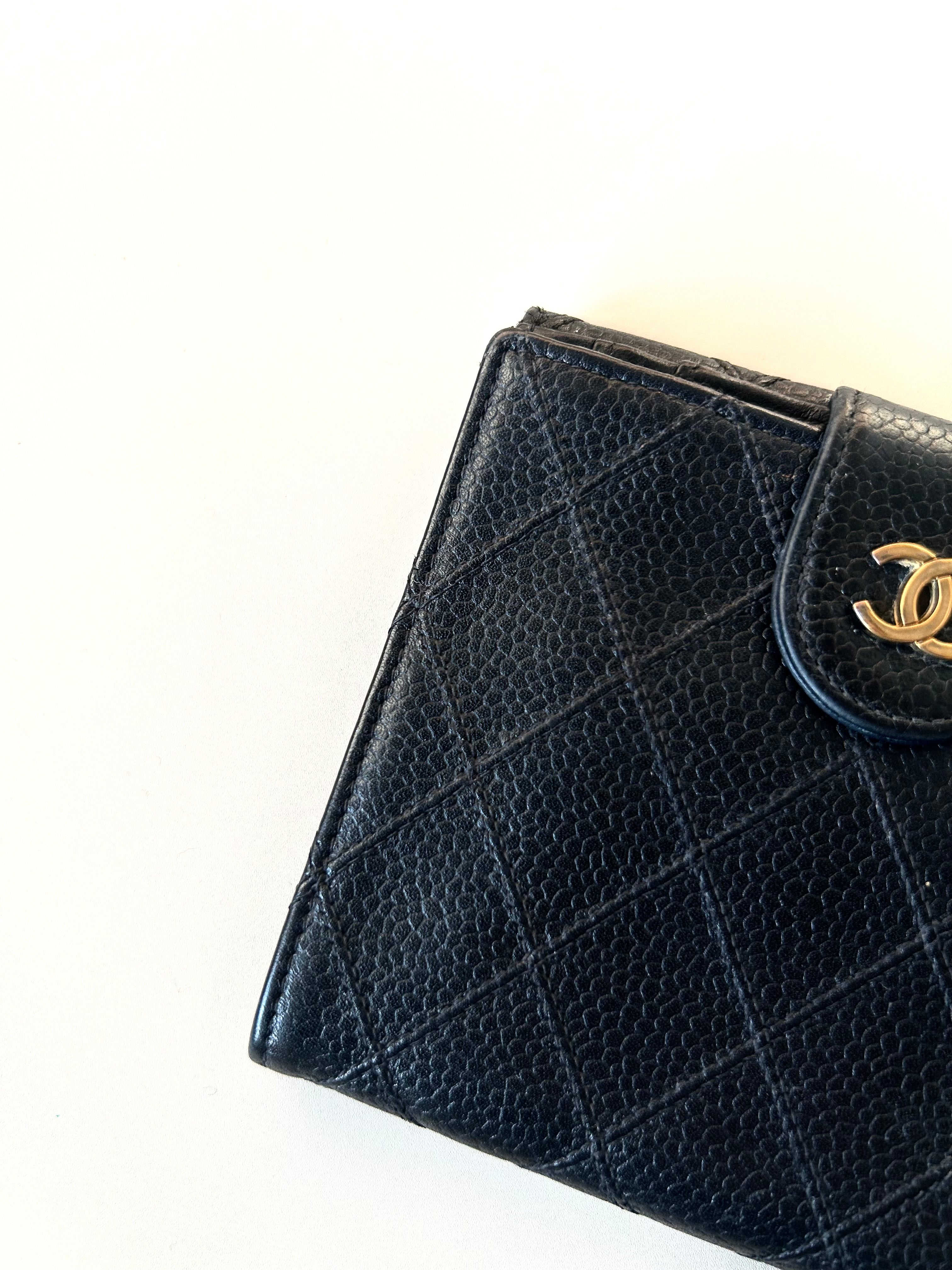 CHANEL rare double-sided gold buckle black caviar cowhide leather short wallet / small wallet / wallet