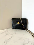 CHANEL rare black leather rotating buckle belt bag/side bag/clutch bag