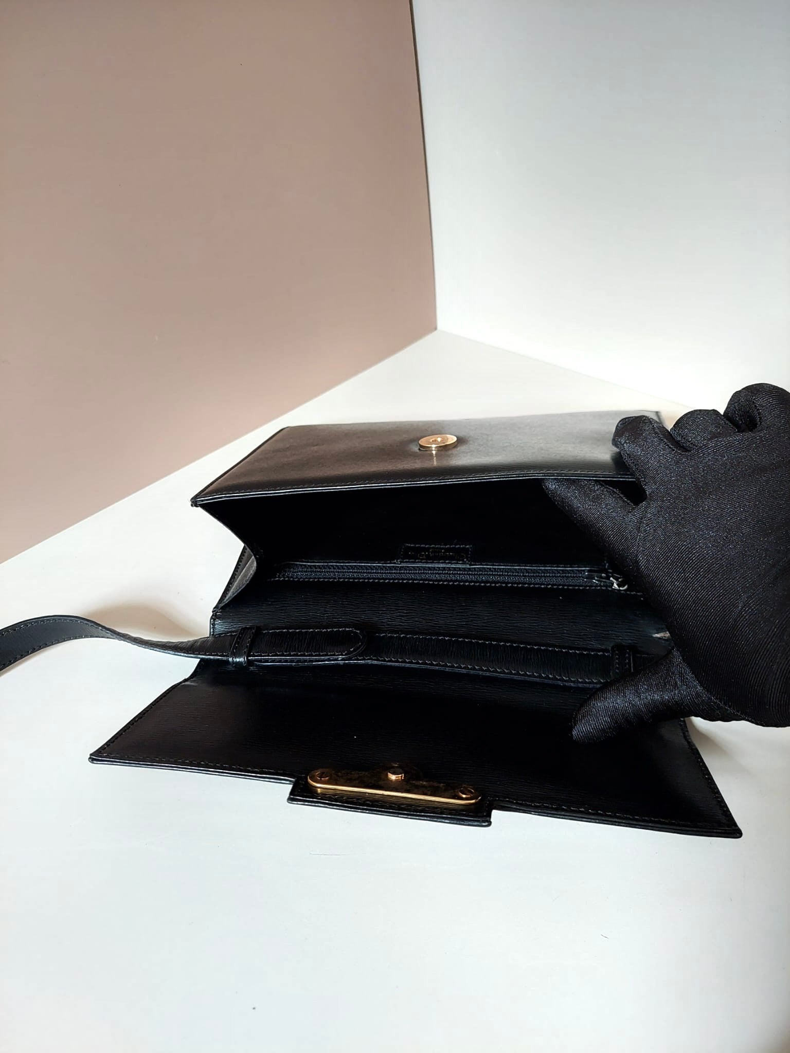 CHRISTIAN DIOR black gold houndstooth button trapezoidal Kelly shoulder bag / side bag / oblique bag