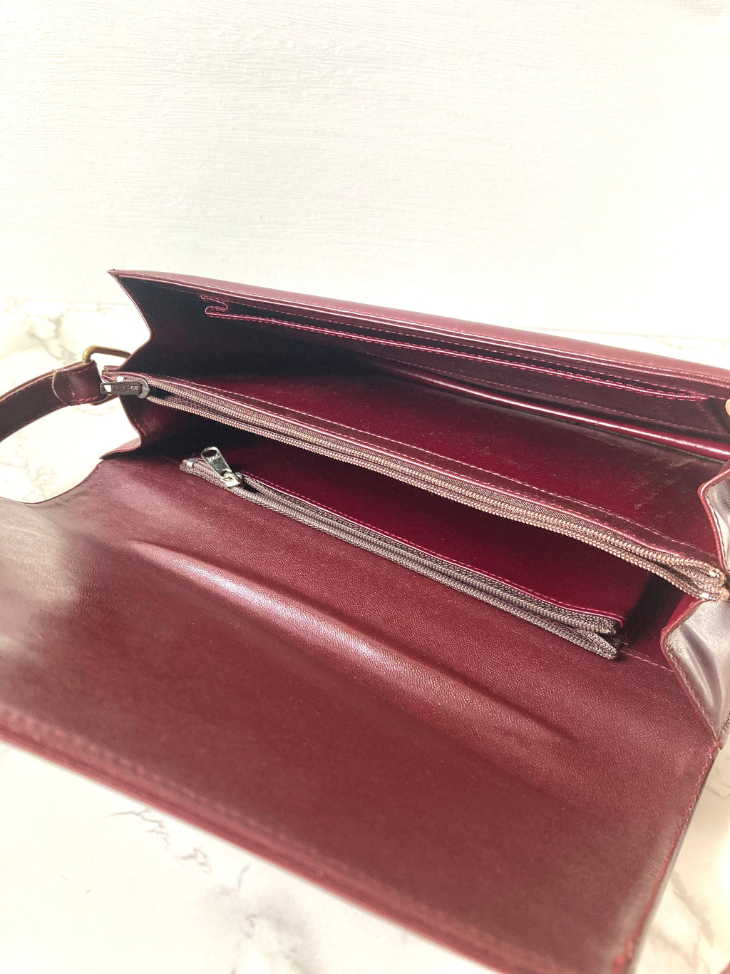 CARTIER Must De Cartier Burgundy Envelope Crossbody / Shoulder Bag