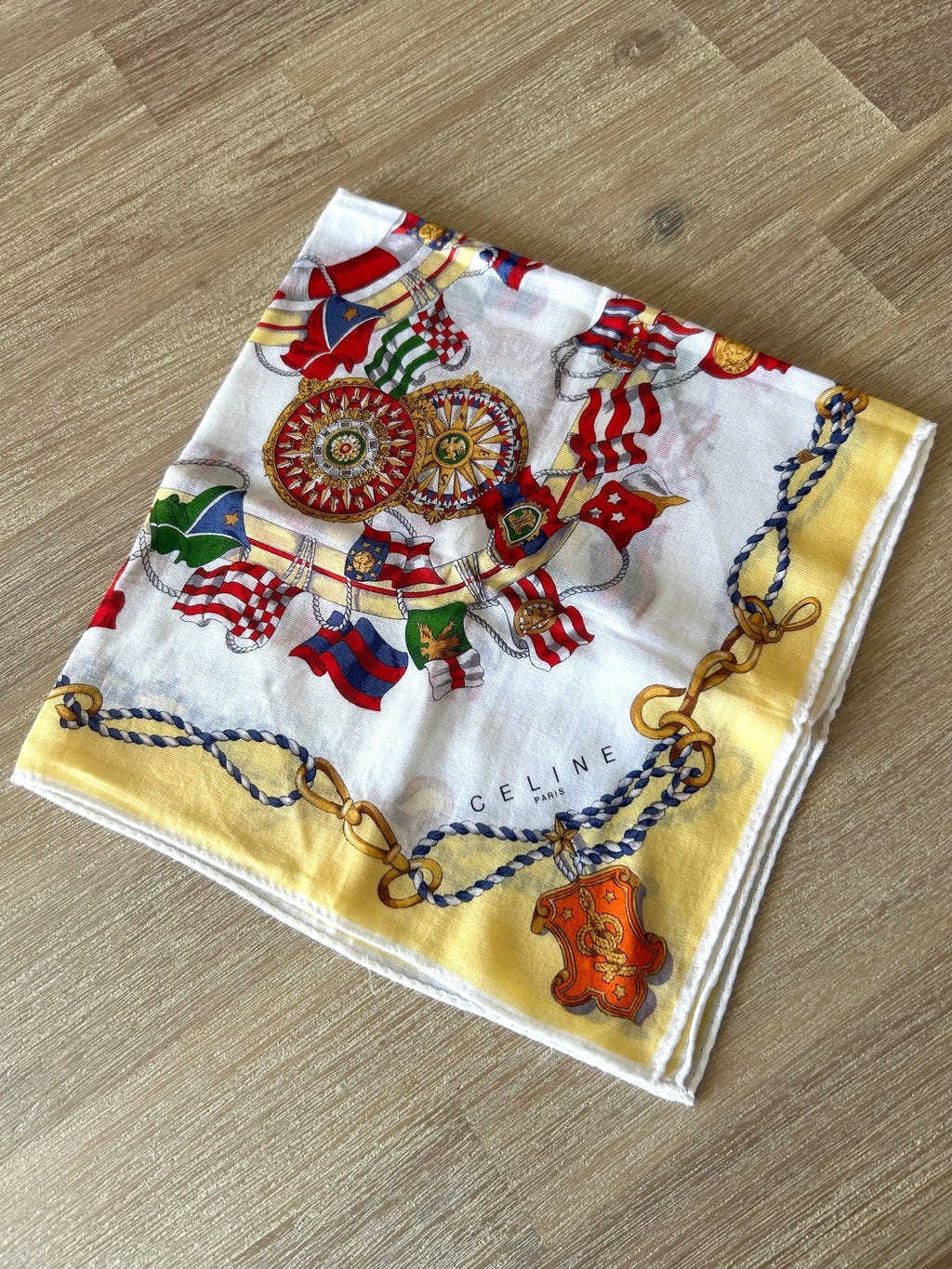 女神節滿額 HKD$3888贈品 - CELINE粉黃國旗方型絲巾 46x46cm