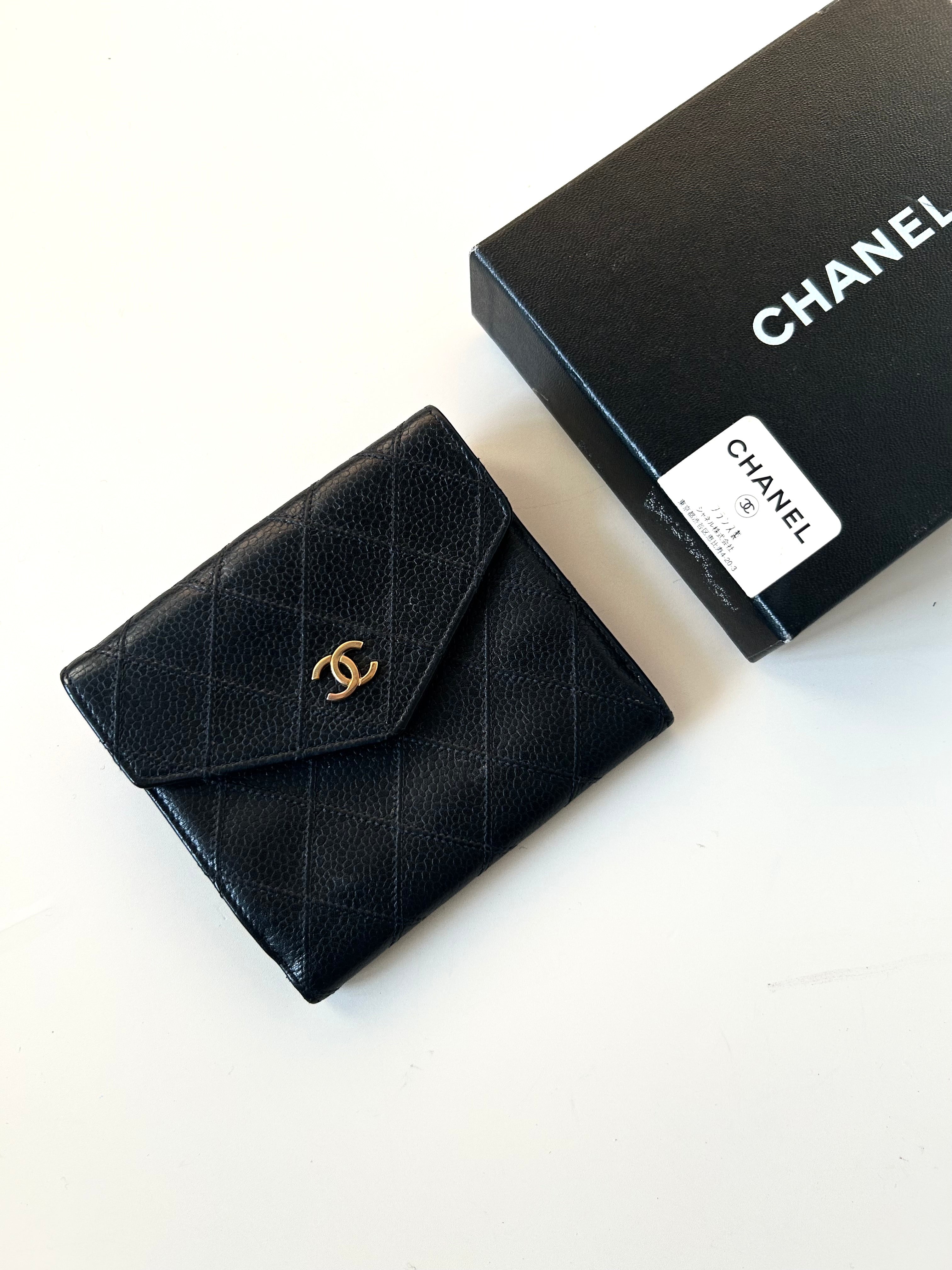 CHANEL rare double-sided gold buckle black caviar cowhide leather short wallet / small wallet / wallet