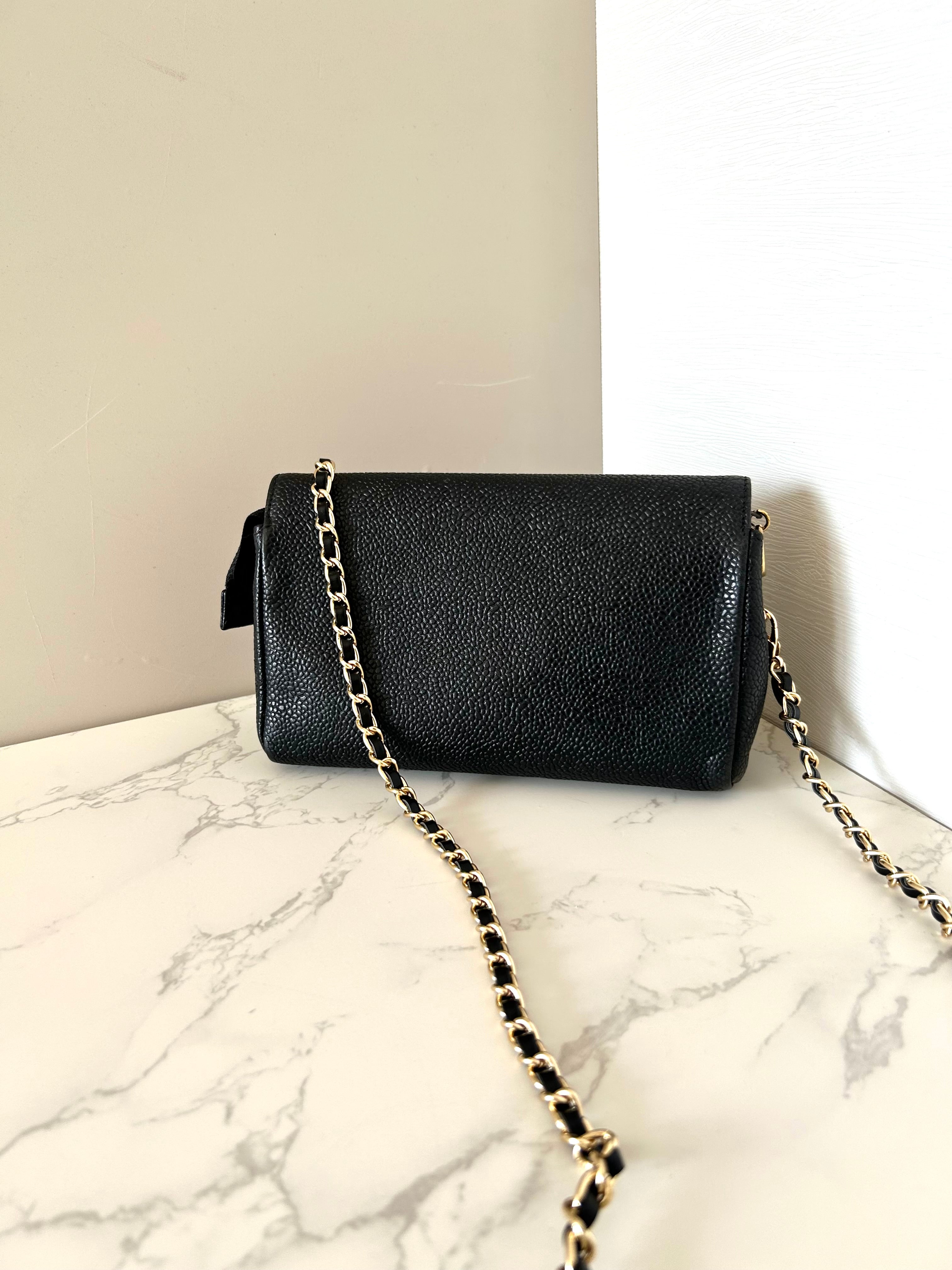 CHANEL Rare Black Caviar with Mirror WOC/Side Bag/Messenger Bag