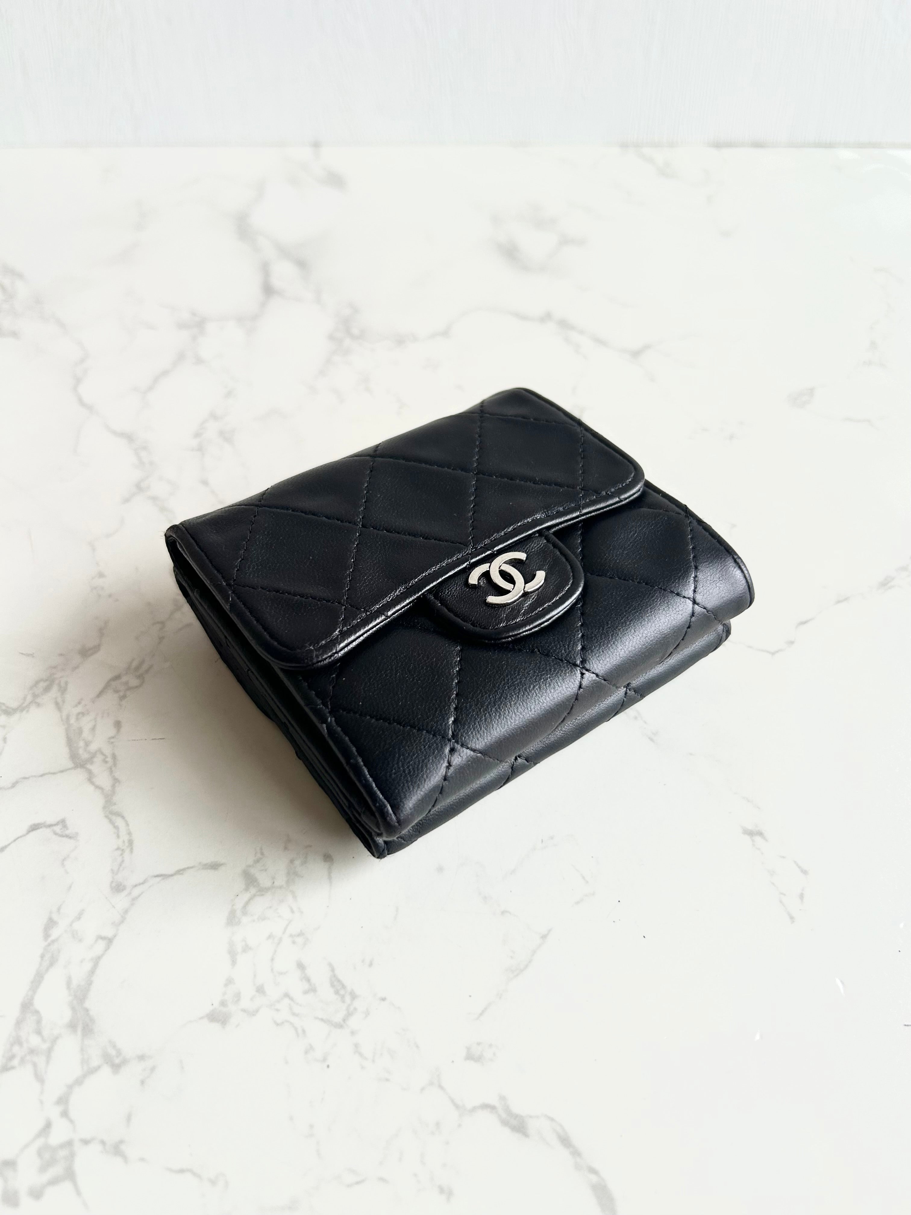 Chanel雙面黑銀色小羊皮革短夾 皮夾 錢包 中夾
