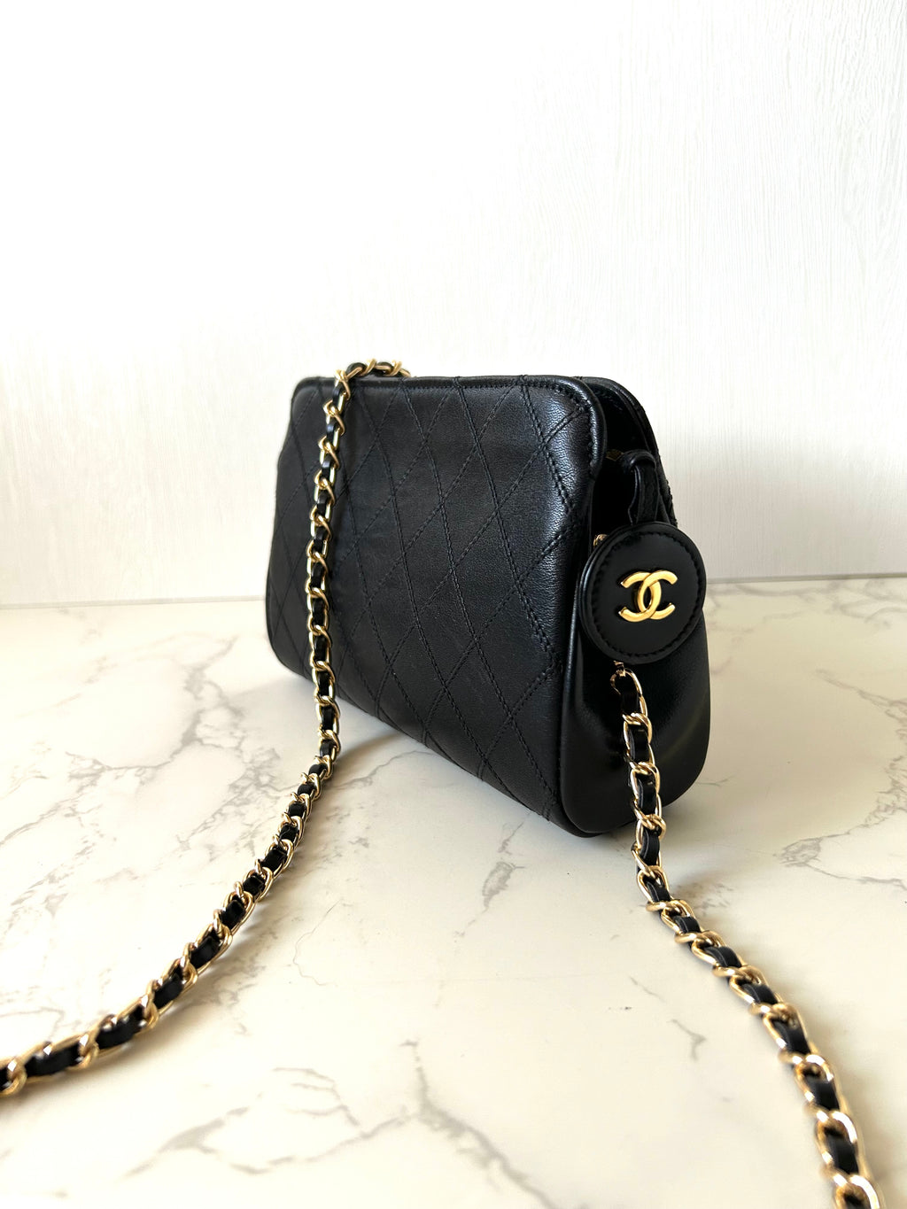 CHANEL 稀有黑色格紋小金扣包/側背包/斜背包/手拿包