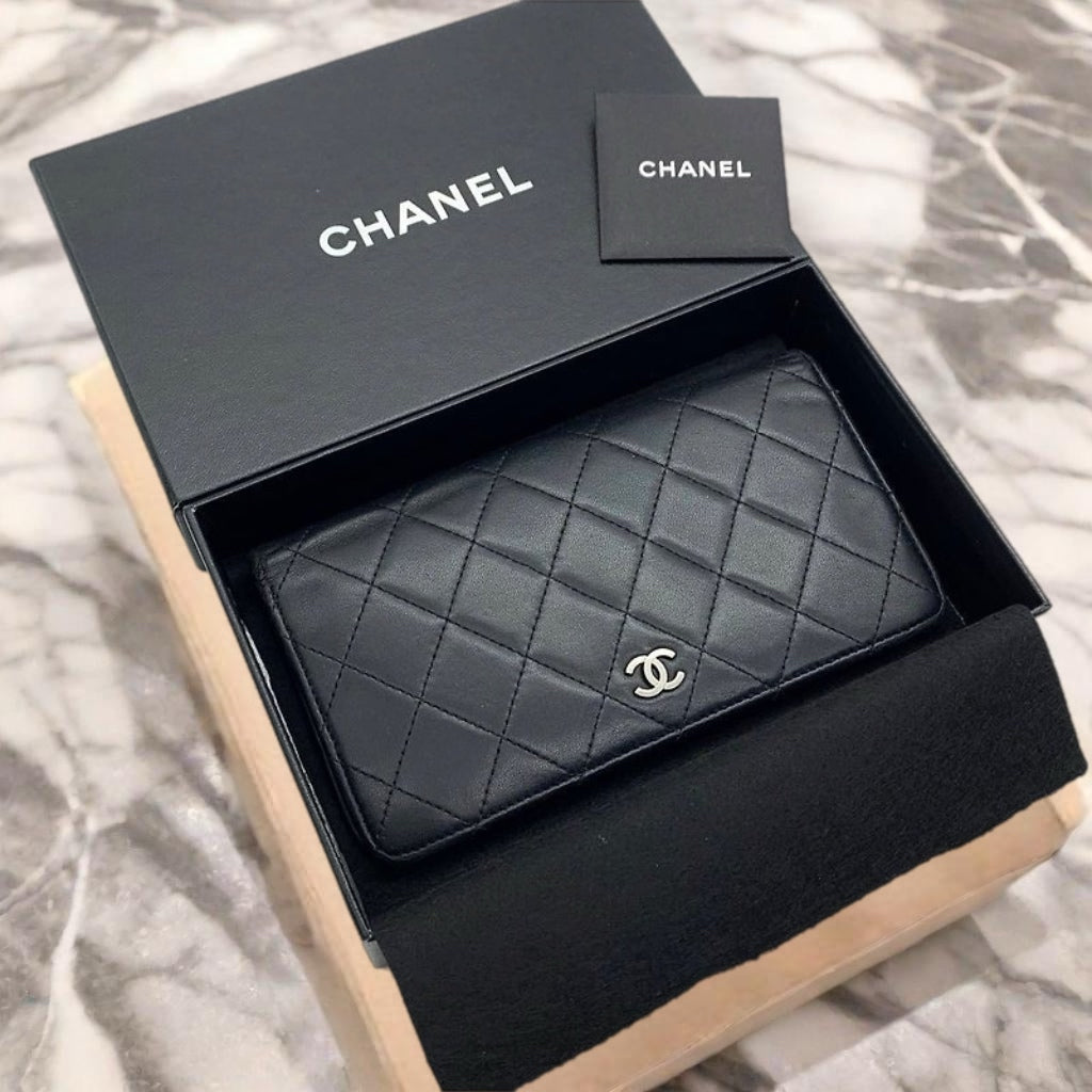 CHANEL Black Silver Label Lambskin Leather Long Wallet/Wallet - Japanese Second-hand Vintage