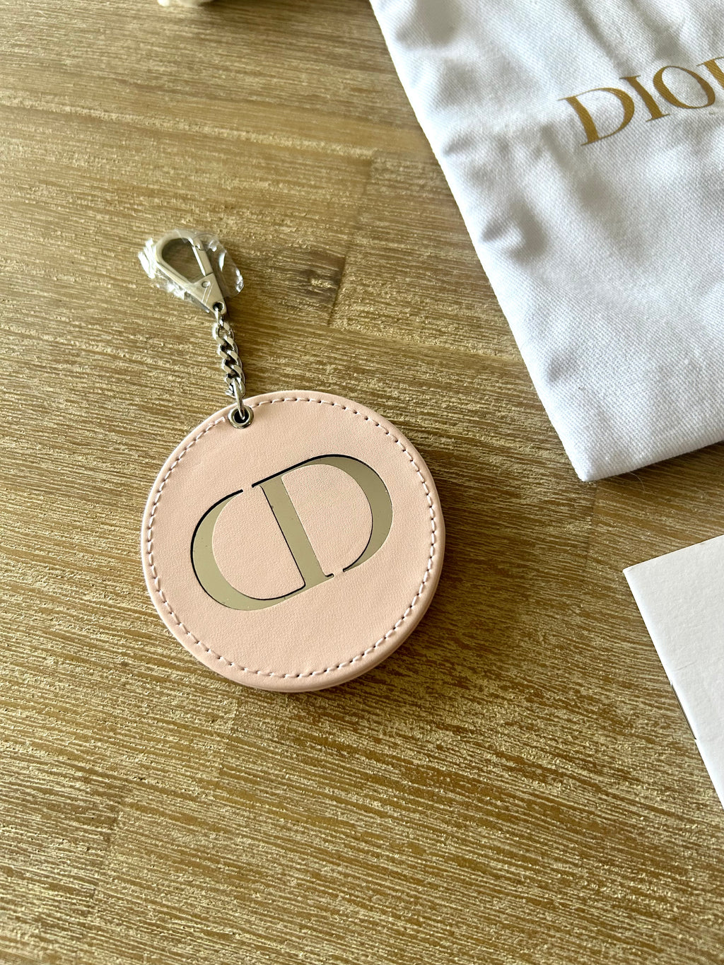 Women's Day gift for purchases over HKD$3888 - CHRISTIAN DIOR pink portable rotating mirror (with original photo card)